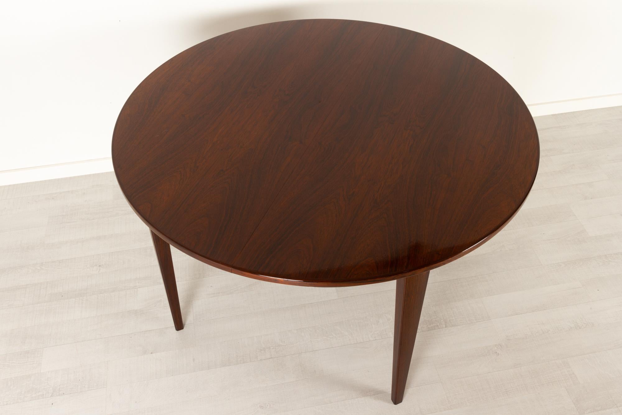 Mid-Century Modern Vintage Danish Round Rosewood Dining Table Model 55 by Omann Jun, 1960s