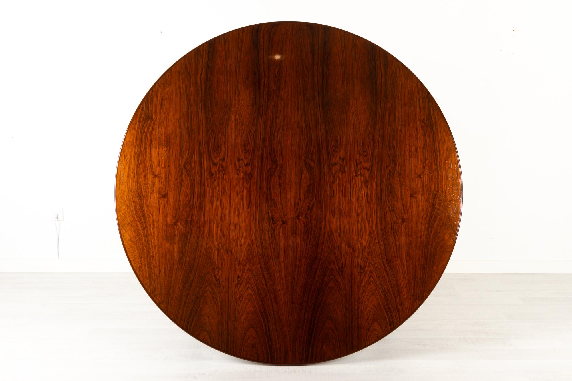 Mid-20th Century Vintage Danish Round Rosewood Dining Table Model 55 by Omann Jun, 1960s