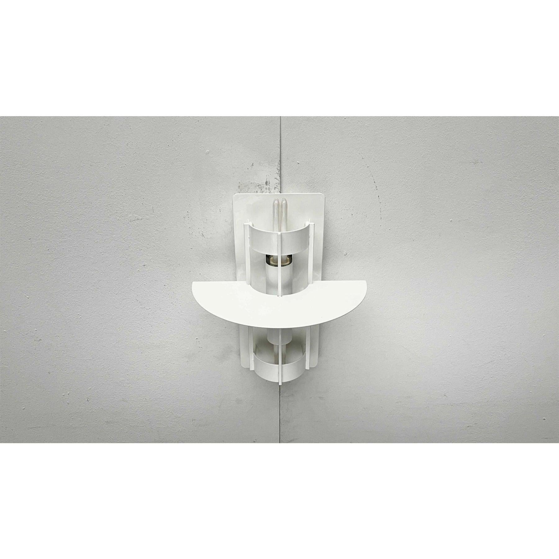 Danois Lampe murale danoise Saturne par Joachim Lepper pour Louis Poulsen en vente