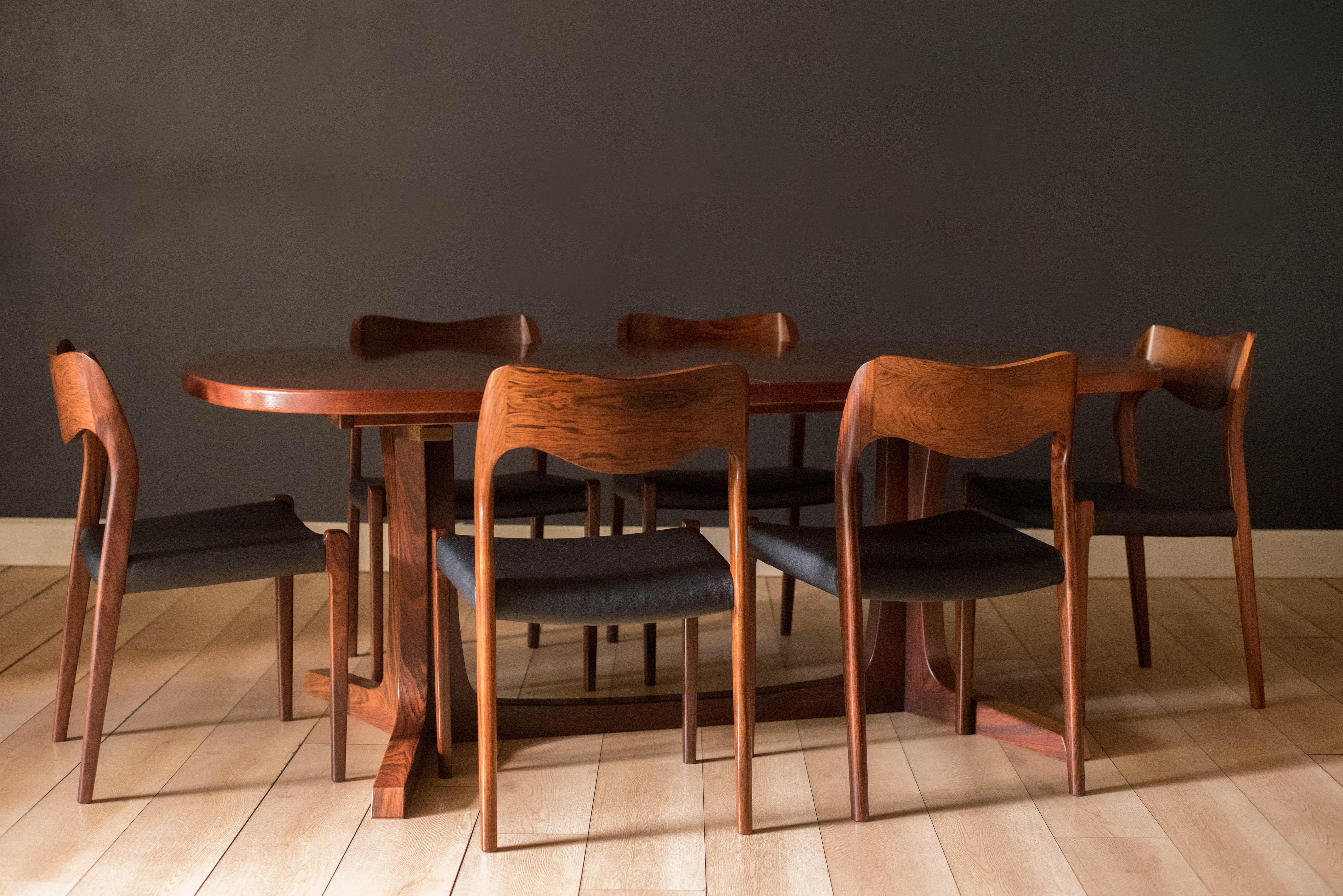 Scandinavo moderno Set danese d'epoca di sei sedie da pranzo Niels Otto Moller in legno di palissandro n. 71 in vendita