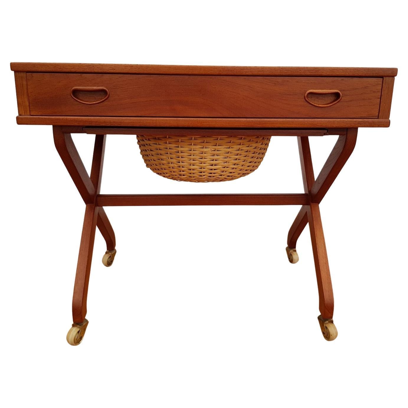 Table à couture danoise vintage, bois de teck, années 60