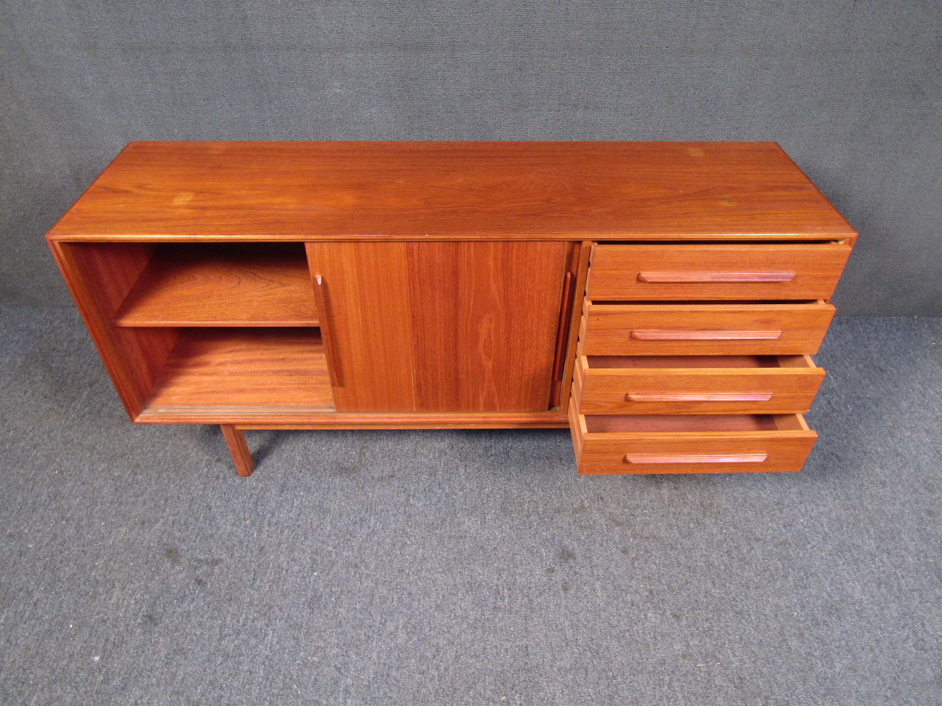Vintage Danish Sideboard In Good Condition In Brooklyn, NY
