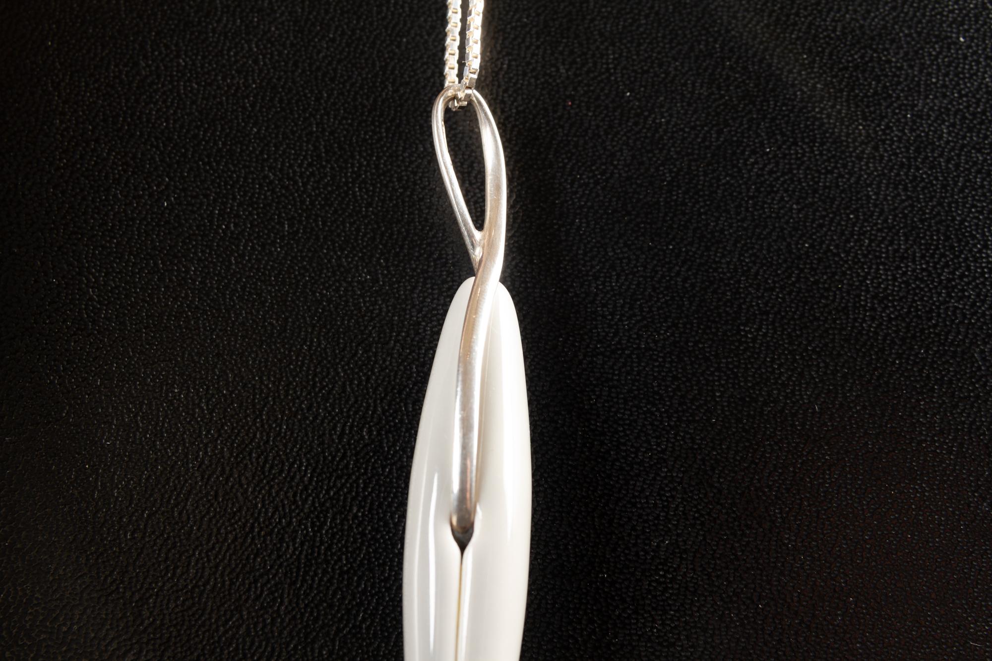 Collar danés vintage de plata con colgante de porcelana de Royal Copenhagen Años 60 mediados del siglo XX en venta