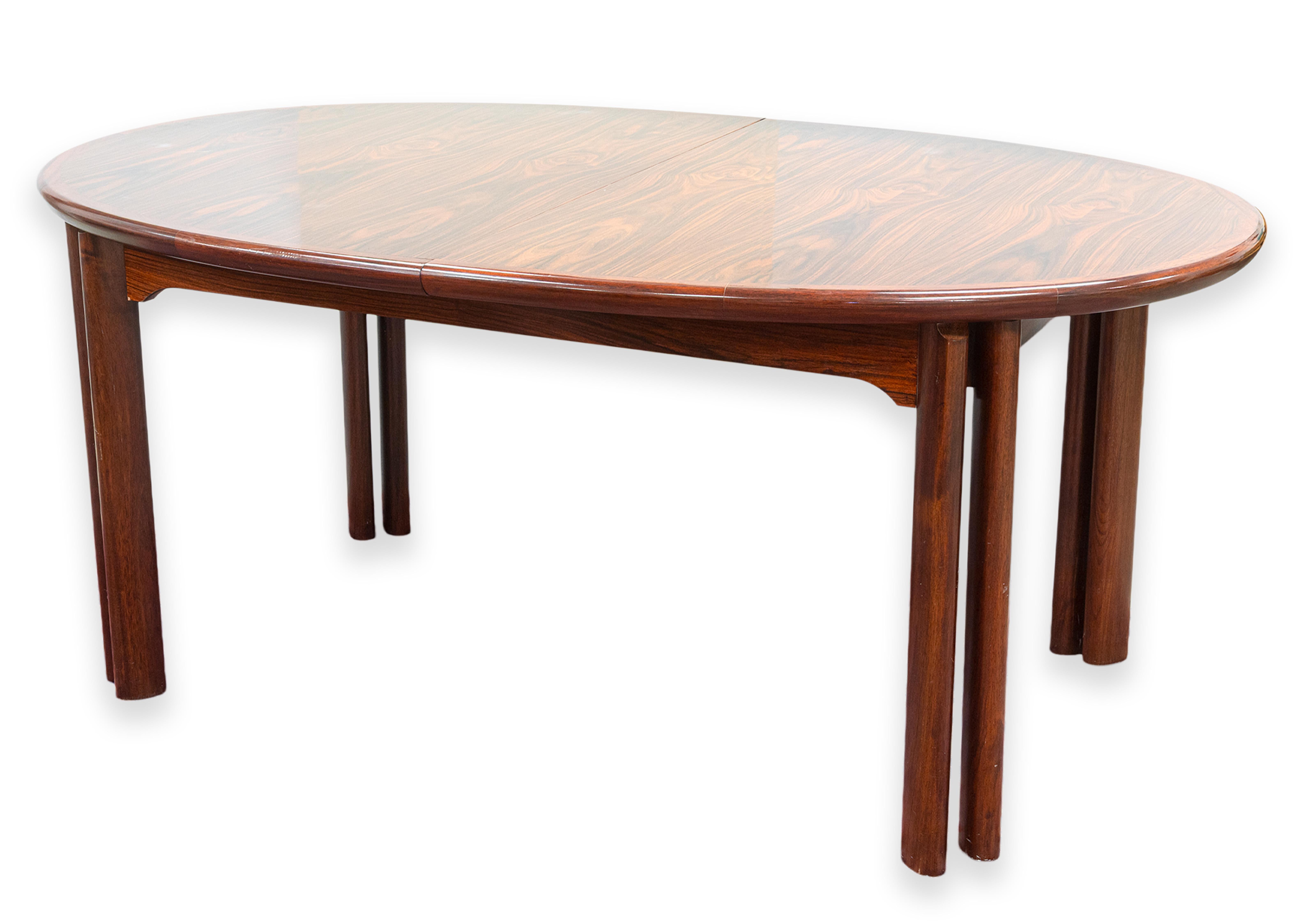 Vintage Danish Skovby 8 Leg Rosewood Extendable Round Dining Table with 3 Leaves For Sale 6