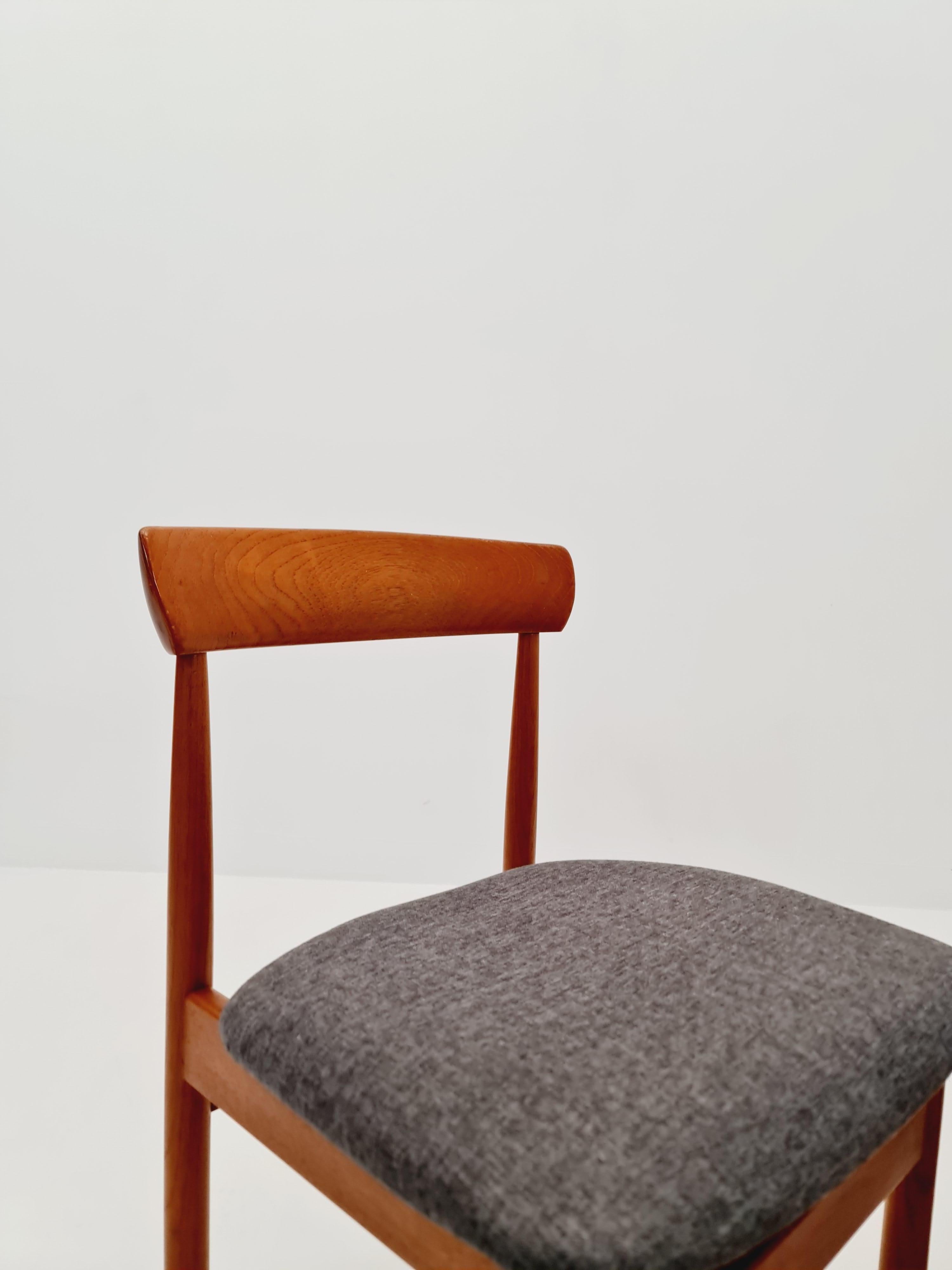 Sedie da pranzo in teak massiccio danese vintage By farsö stolefabrik  , anni '60, Set di 4 in vendita 3