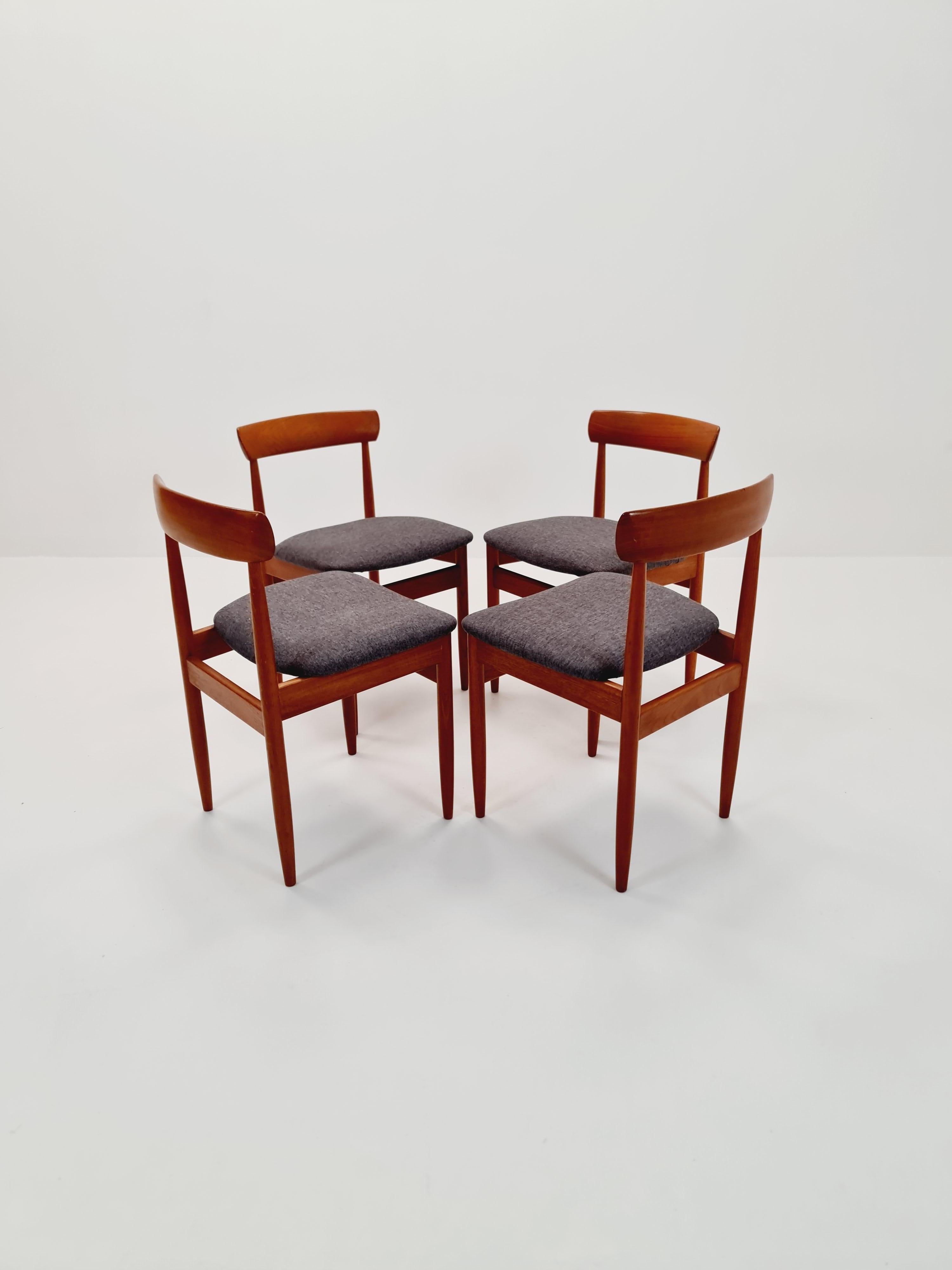 Danese Sedie da pranzo in teak massiccio danese vintage By farsö stolefabrik  , anni '60, Set di 4 in vendita