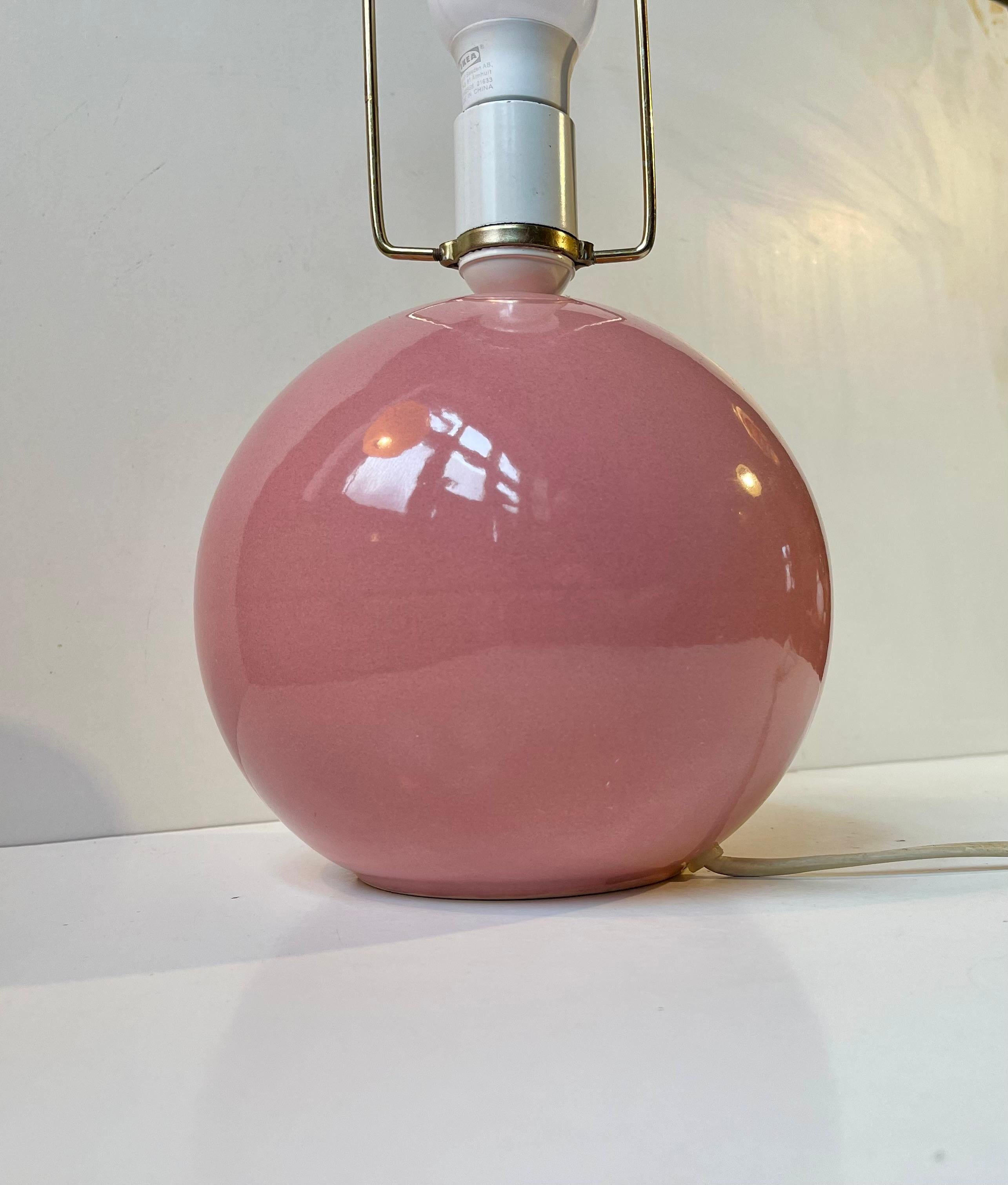 Late 20th Century Vintage Danish Spherical Ceramic Table Lamp w. Pink Glaze, 1980s For Sale