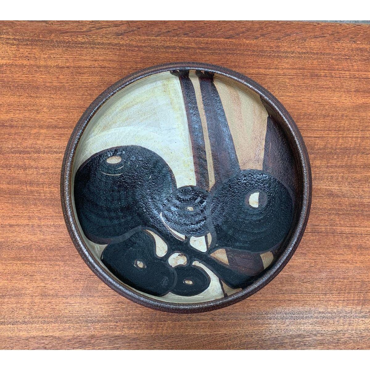 Alter dänischer Steingut-Wandteller / Schale von Noomi Backhausen für Søholm, 1970er Jahre (Dänisch) im Angebot