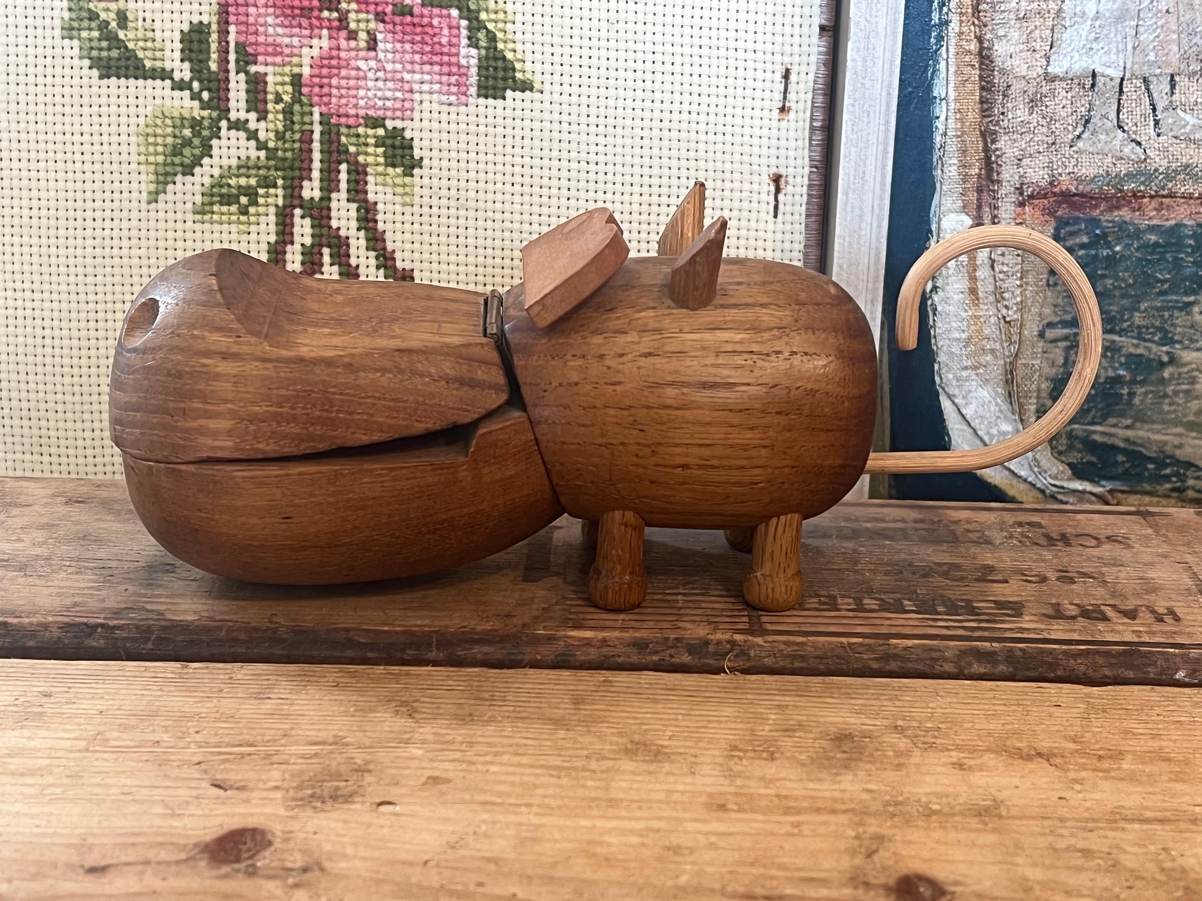 Vintage Danish Style Mid century Modern Hippo Trinket Box in legno in vendita 4