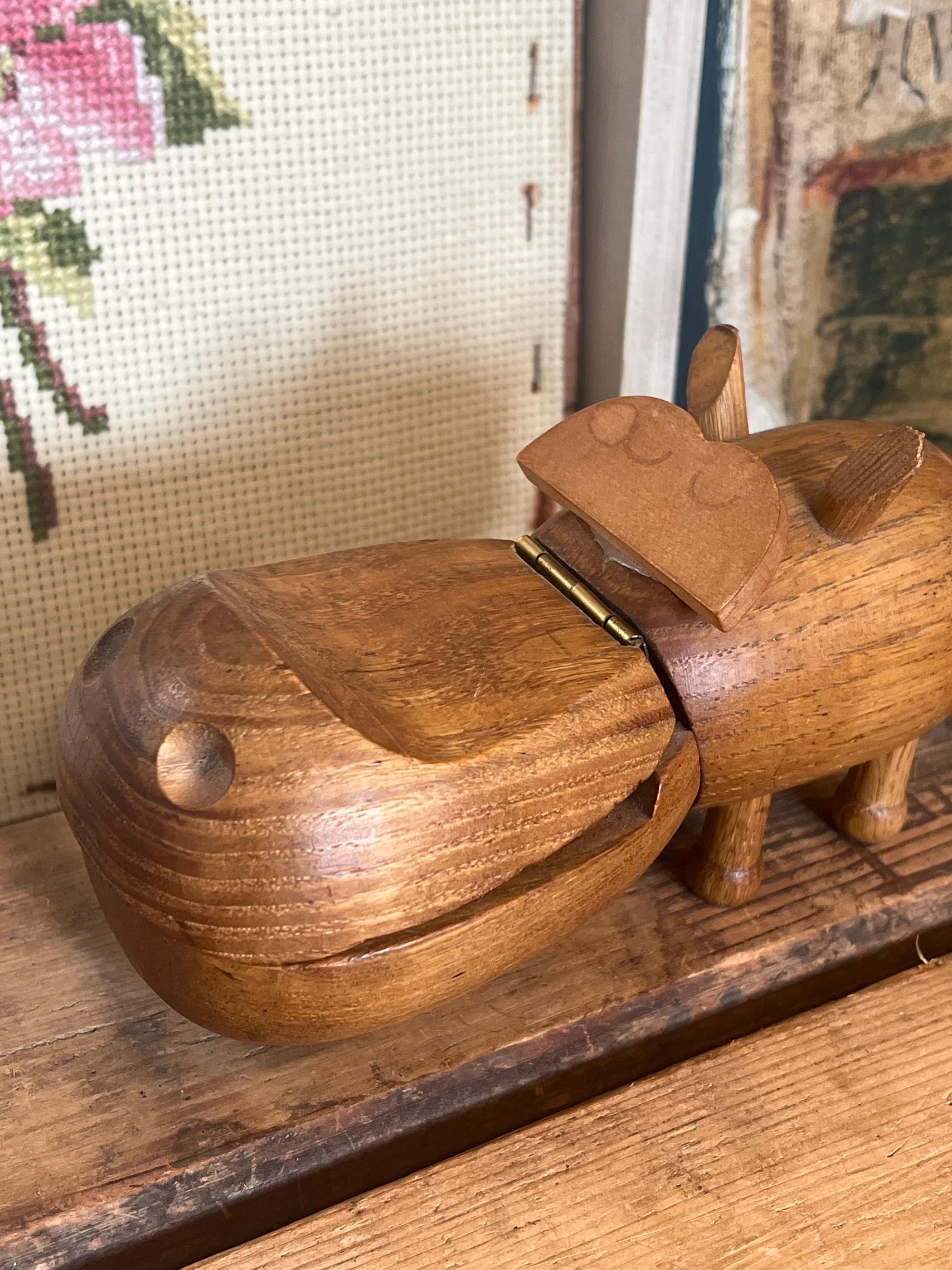 Fine XX secolo Vintage Danish Style Mid century Modern Hippo Trinket Box in legno in vendita