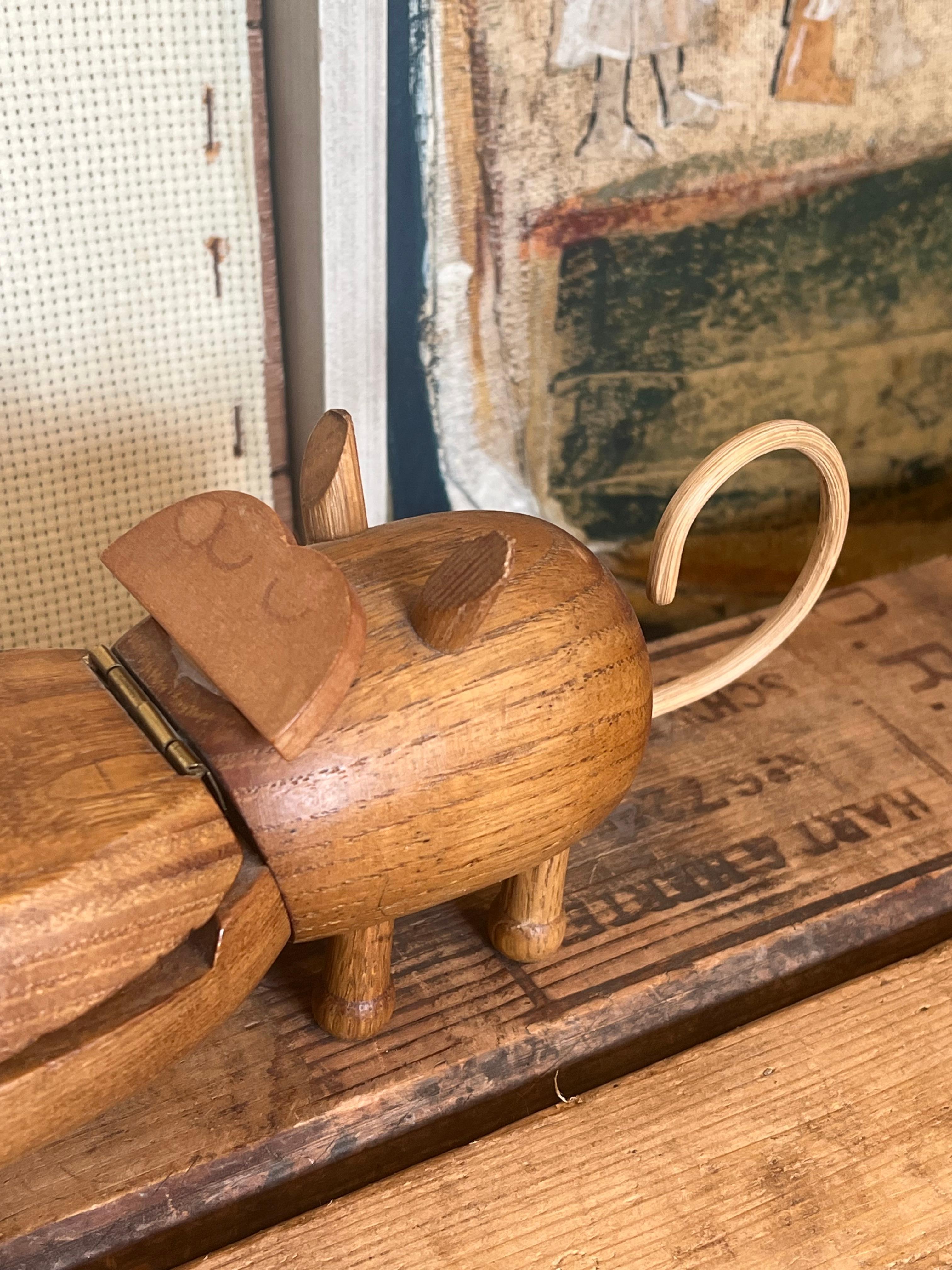 Legno Vintage Danish Style Mid century Modern Hippo Trinket Box in legno in vendita