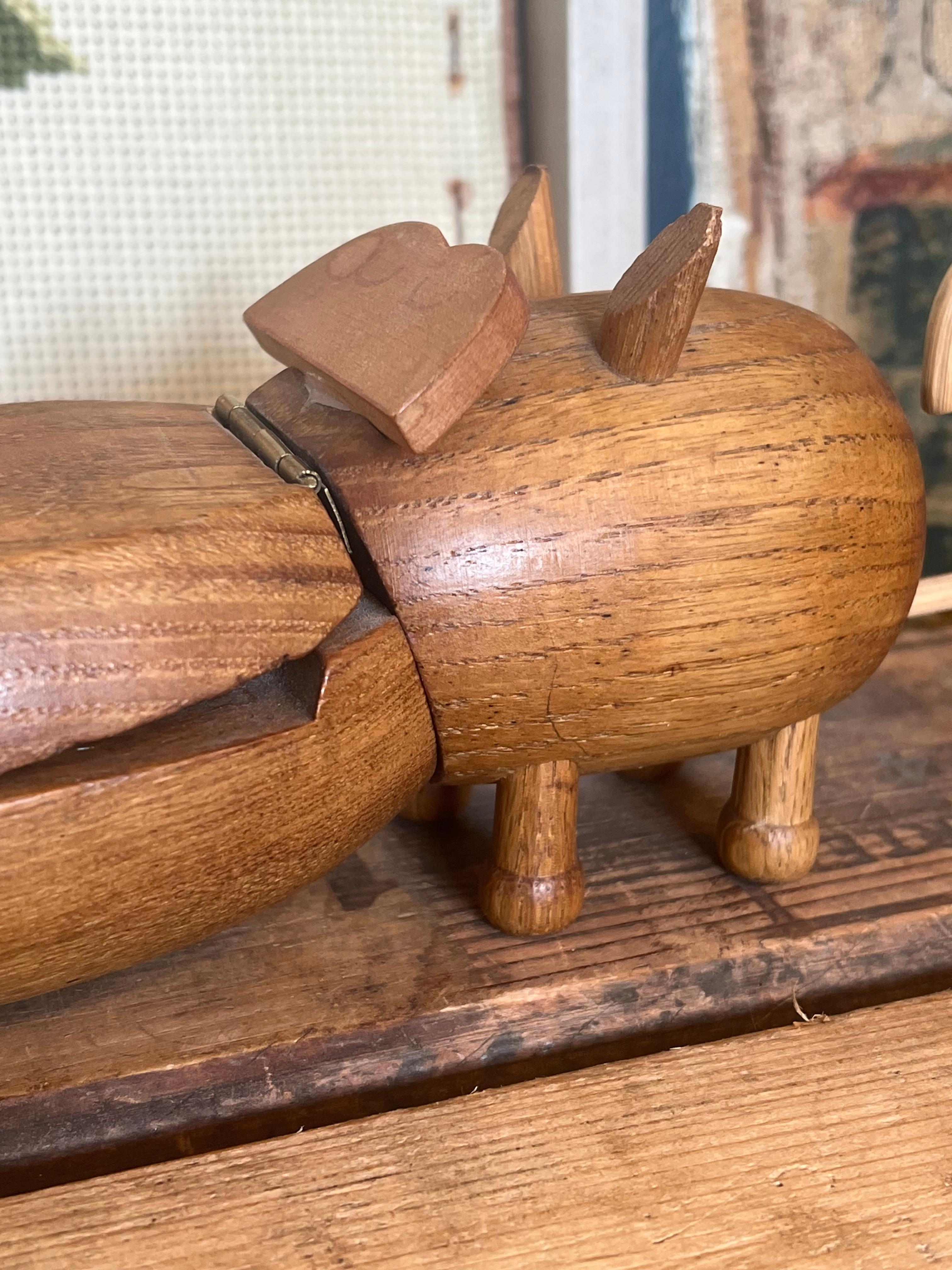 Vintage Danish Style Mid century Modern Hippo Trinket Box in legno in vendita 2