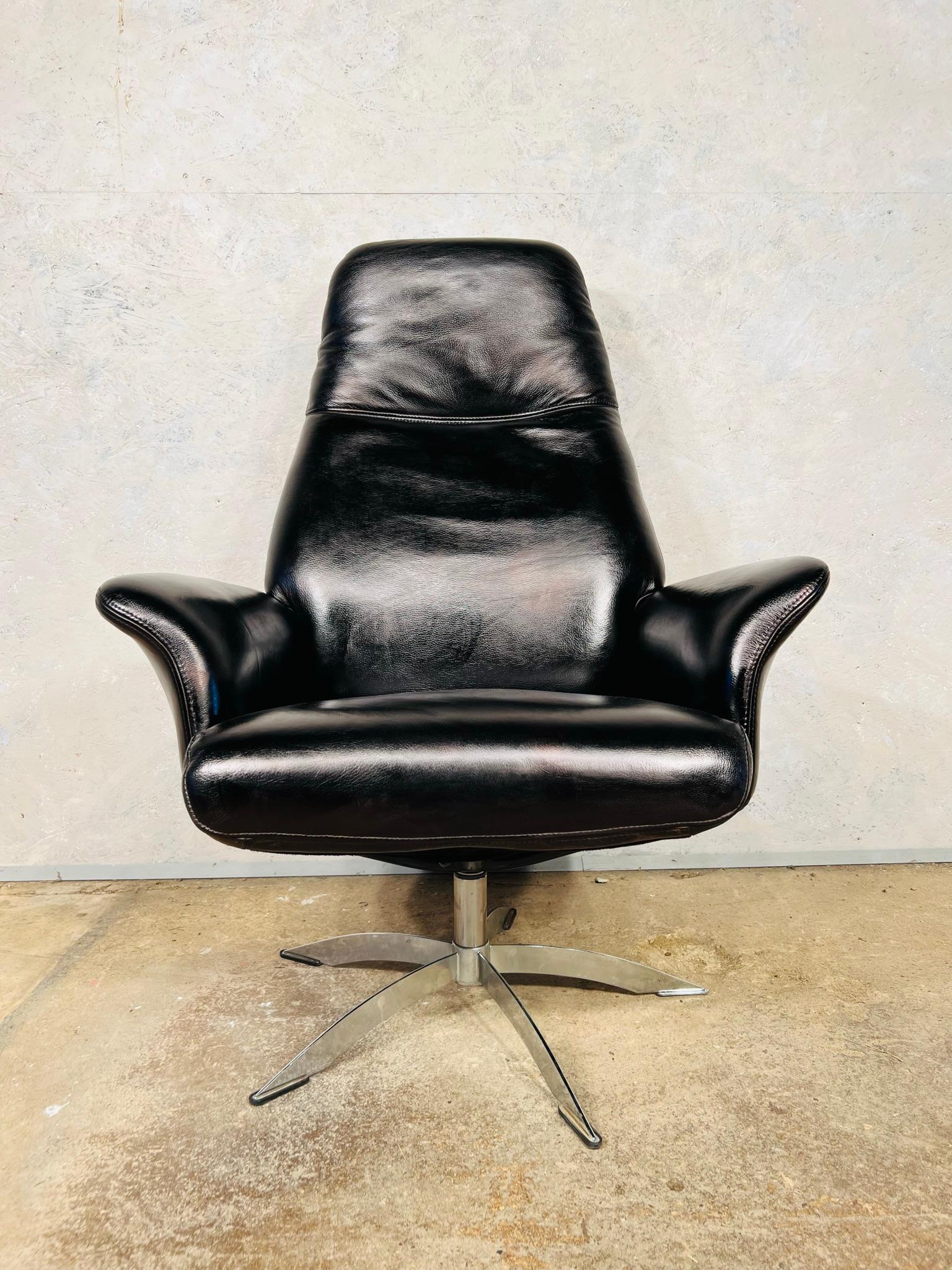 Superb Danish Leather Swivel Chair by Hjort Knudsen

A great design and very comfortable to sit in, made with great quality Leather, resting on a chrome swivel base, in excellent condition.

Viewings welcome at our showroom in Lewes, East