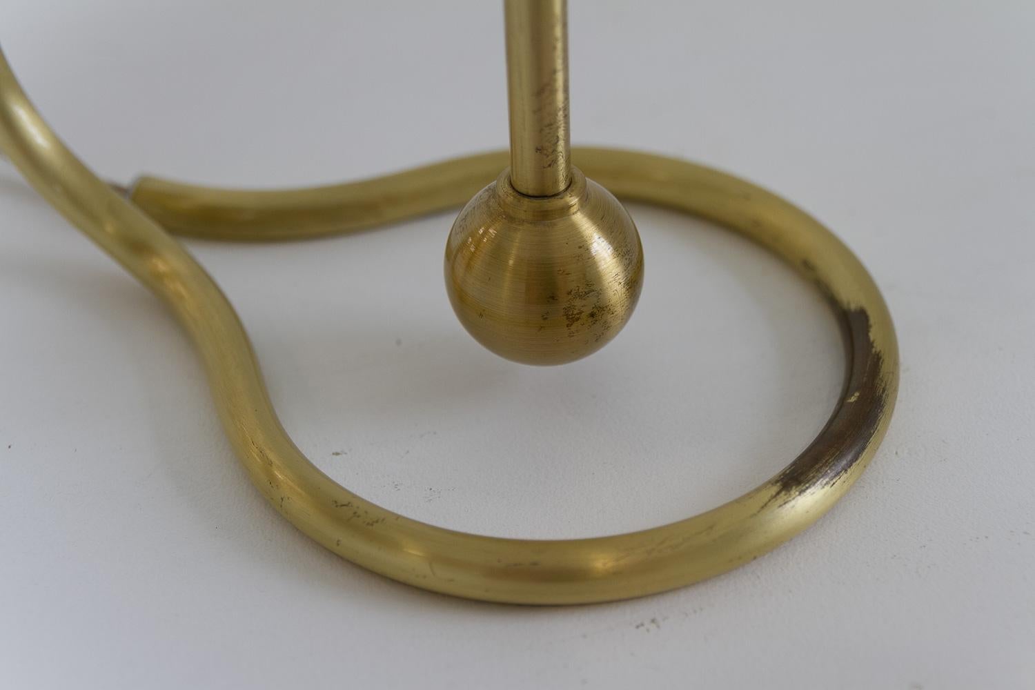 Lampe de table ou applique danoise vintage modèle 306 de Kaare Klint pour Le Klint, années 1960. en vente 4