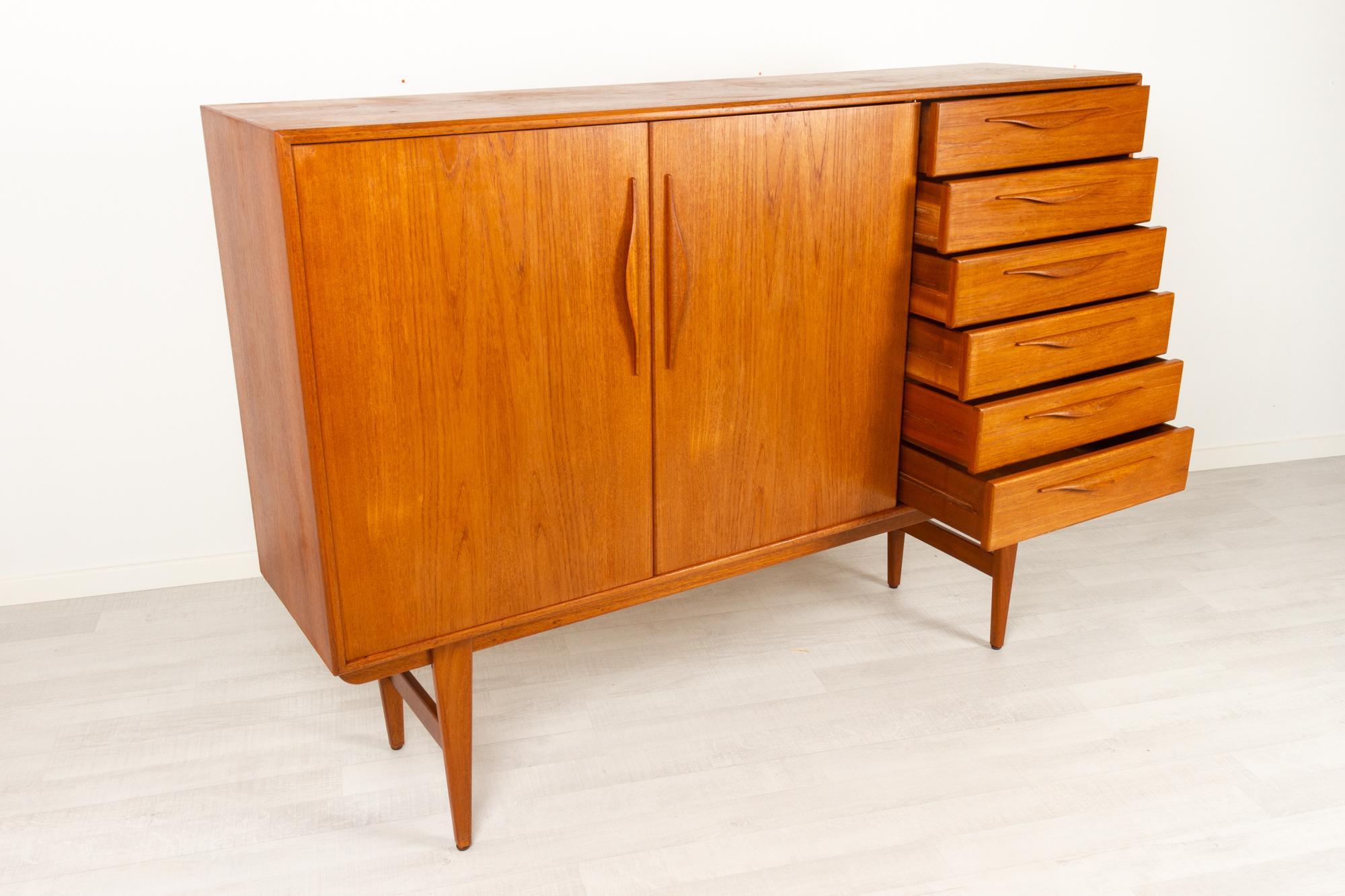 Vintage Danish Tall Teak Sideboard with 6 Drawers, 1960s In Good Condition In Asaa, DK