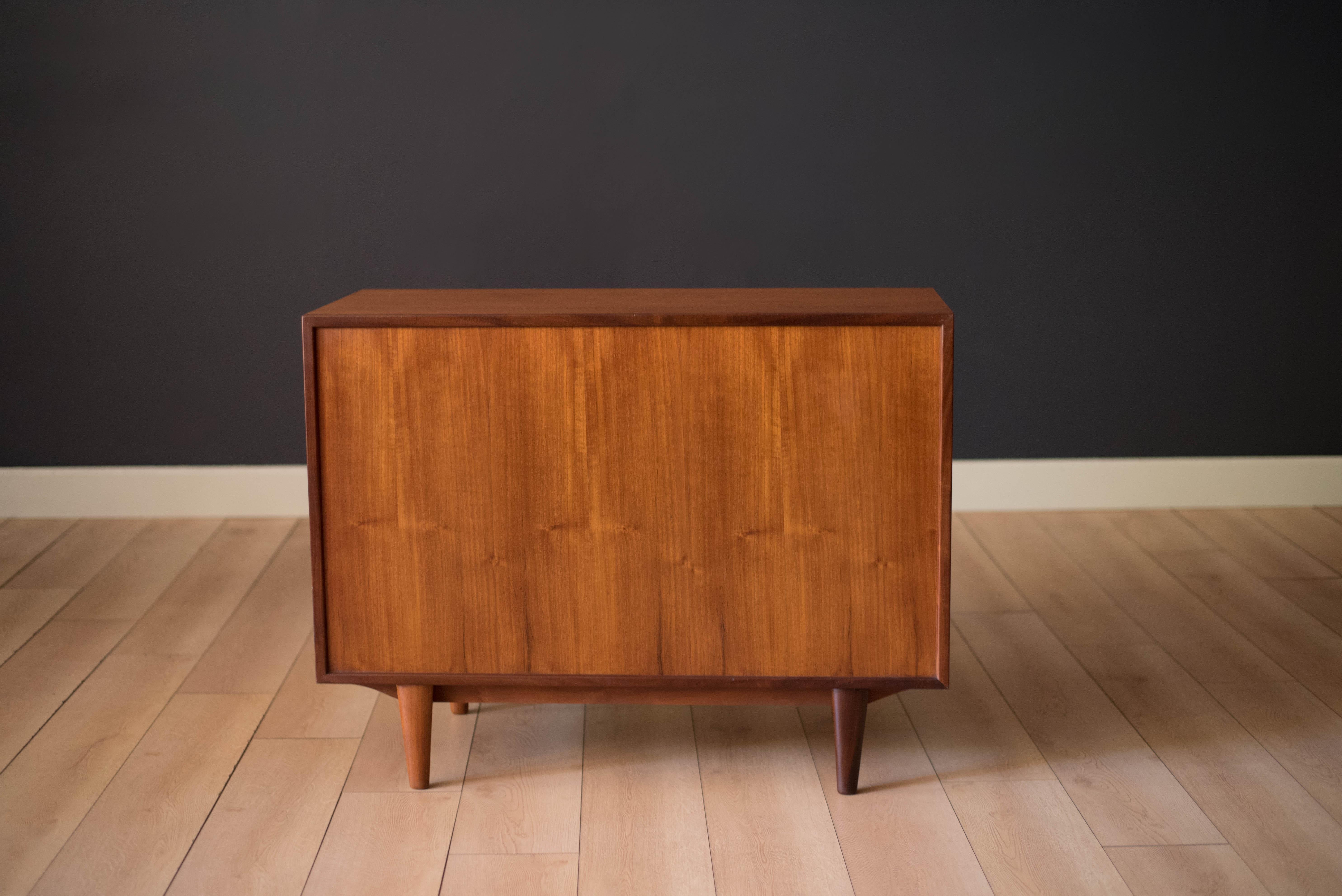 Vintage Danish Teak 4-Drawer Dresser Chest by Ib Kofod-Larsen 6