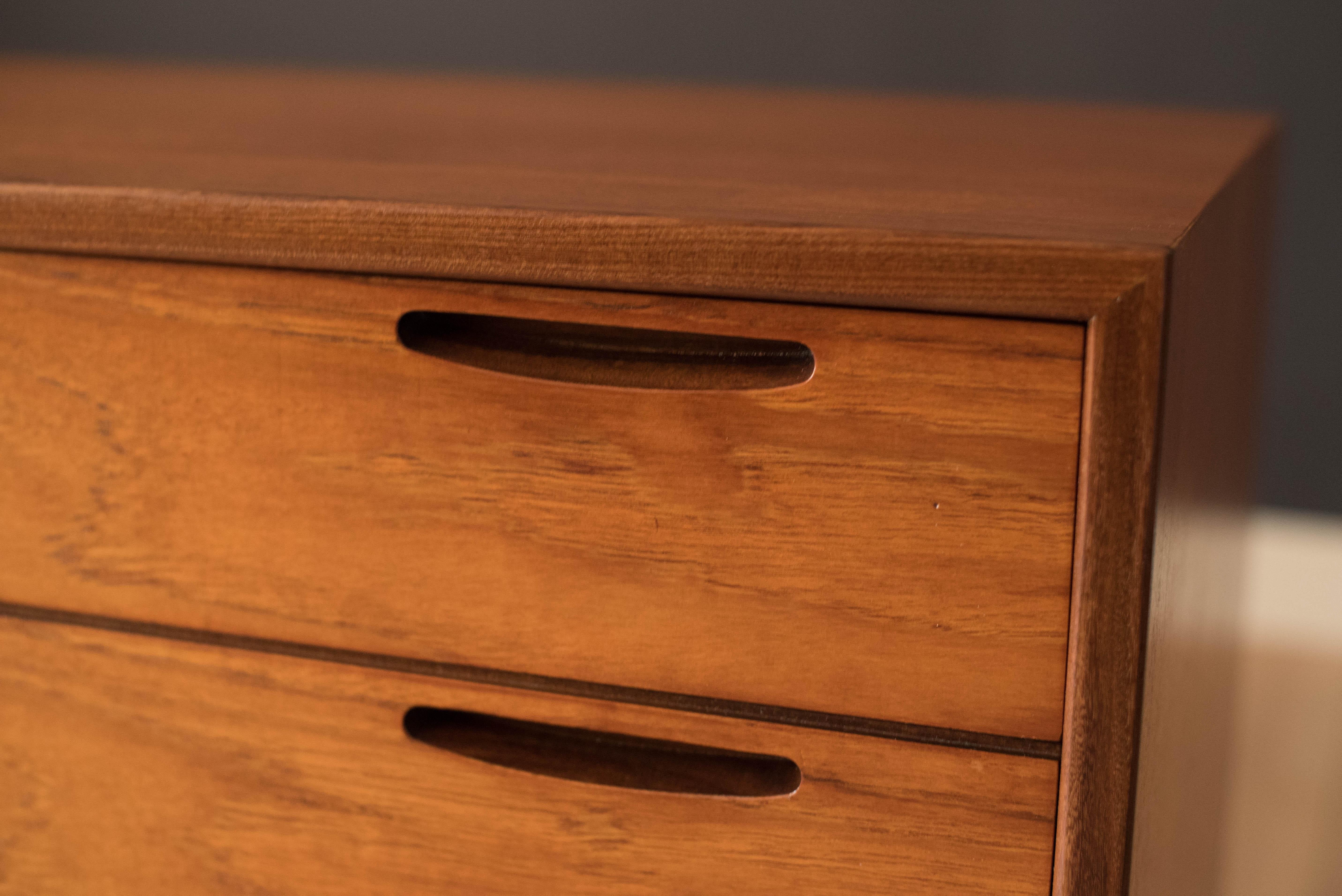 Vintage Danish Teak 4-Drawer Dresser Chest by Ib Kofod-Larsen 2