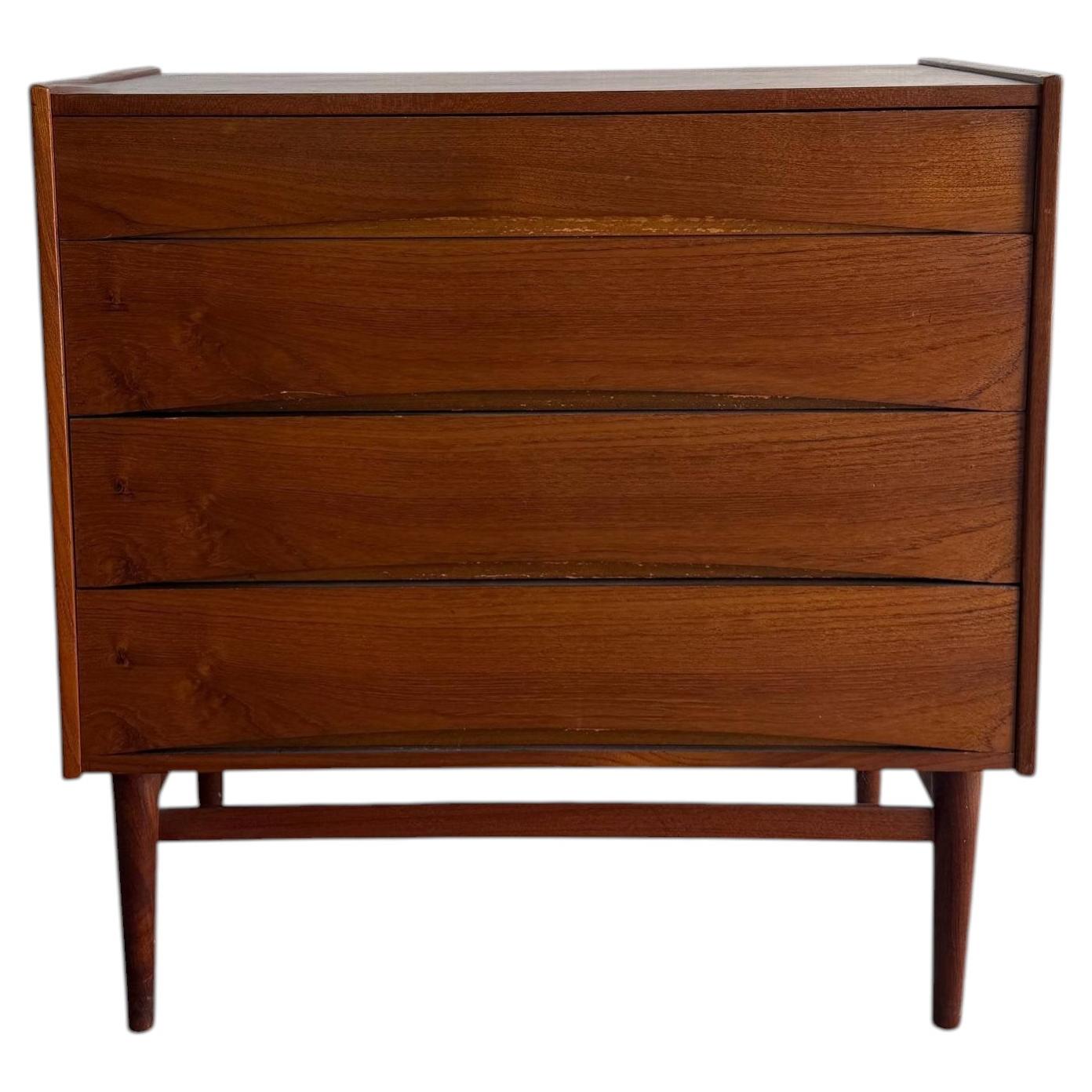Vintage Danish Teak 4-Drawer Dresser in the Style of Arne Vodder MCM Chest 1960s