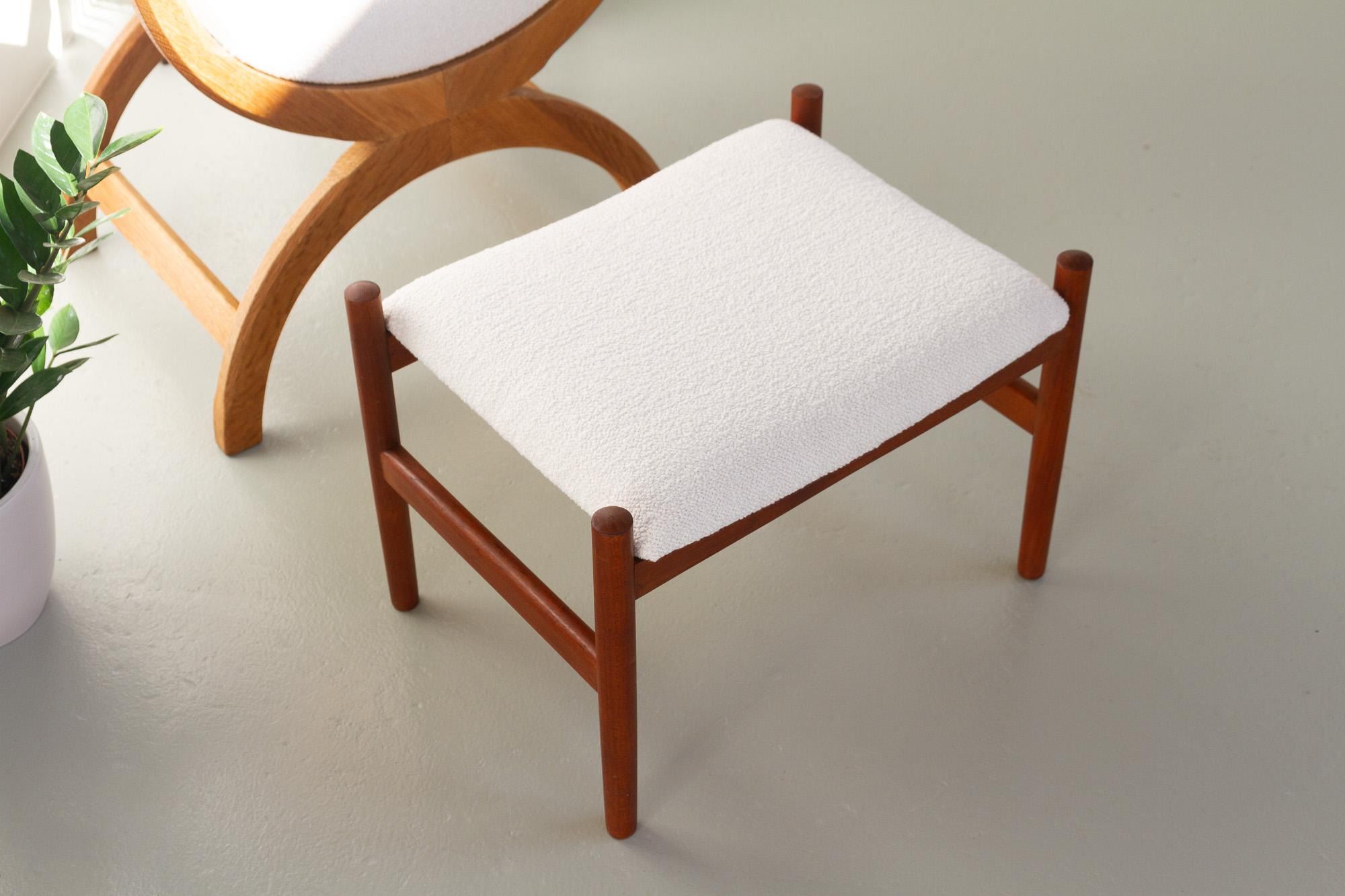 Alter dänischer Hocker aus Teakholz und Bouclé von Spøttrup, 1960er Jahre im Angebot 11