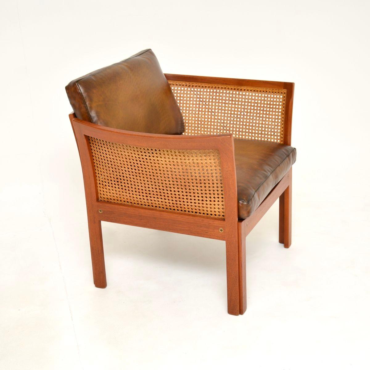 Vintage Danish Teak und Leder Sessel von Illum Wikkelso (Dänisch) im Angebot