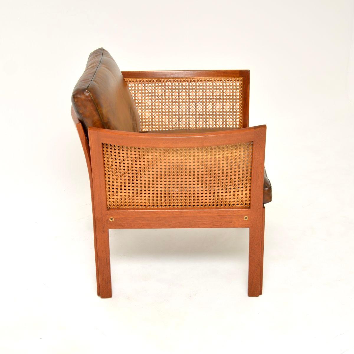 Vintage Danish Teak und Leder Sessel von Illum Wikkelso (Mitte des 20. Jahrhunderts) im Angebot