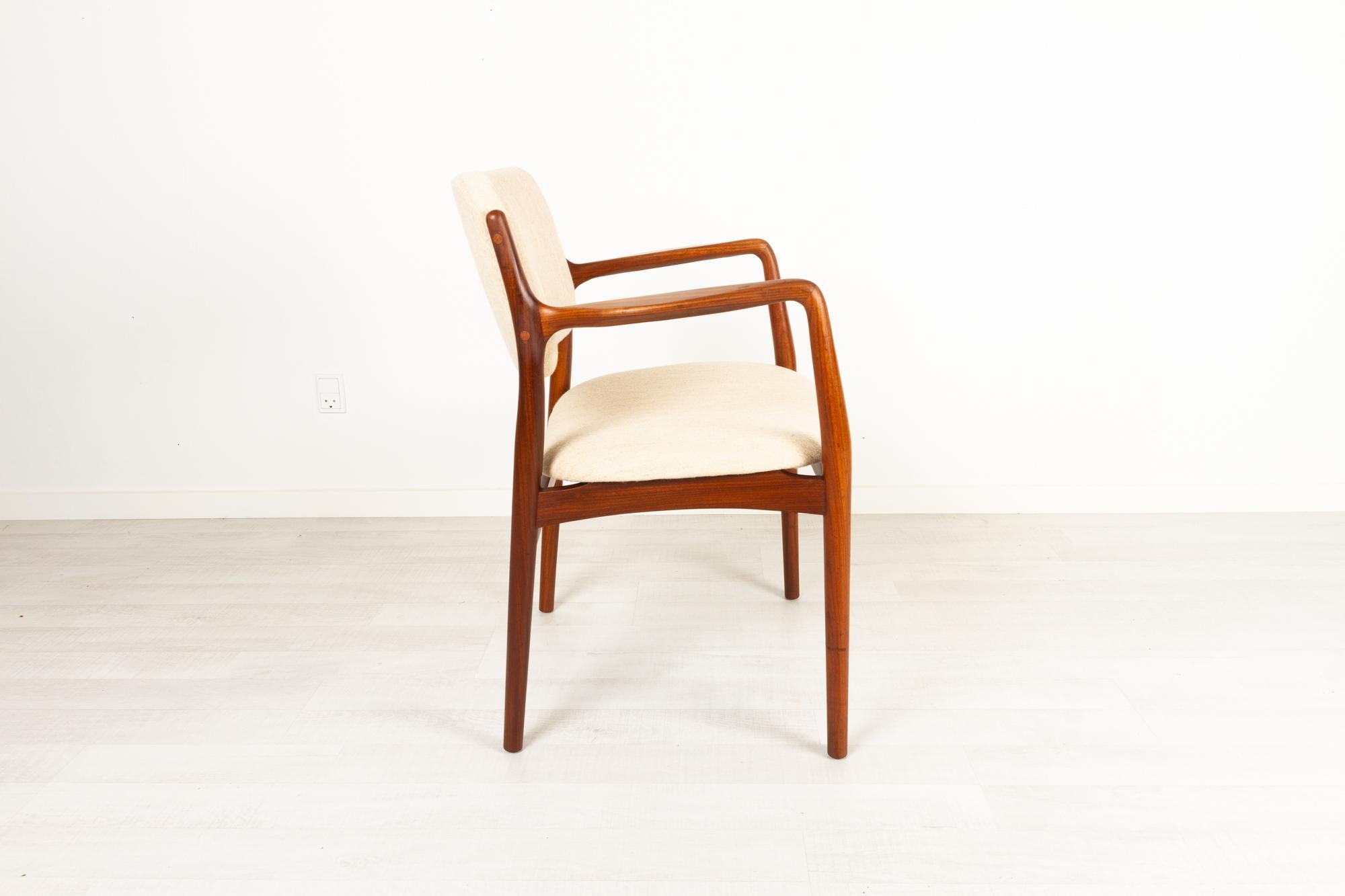 Vintage Danish Teak Armchair, 1950s For Sale 1