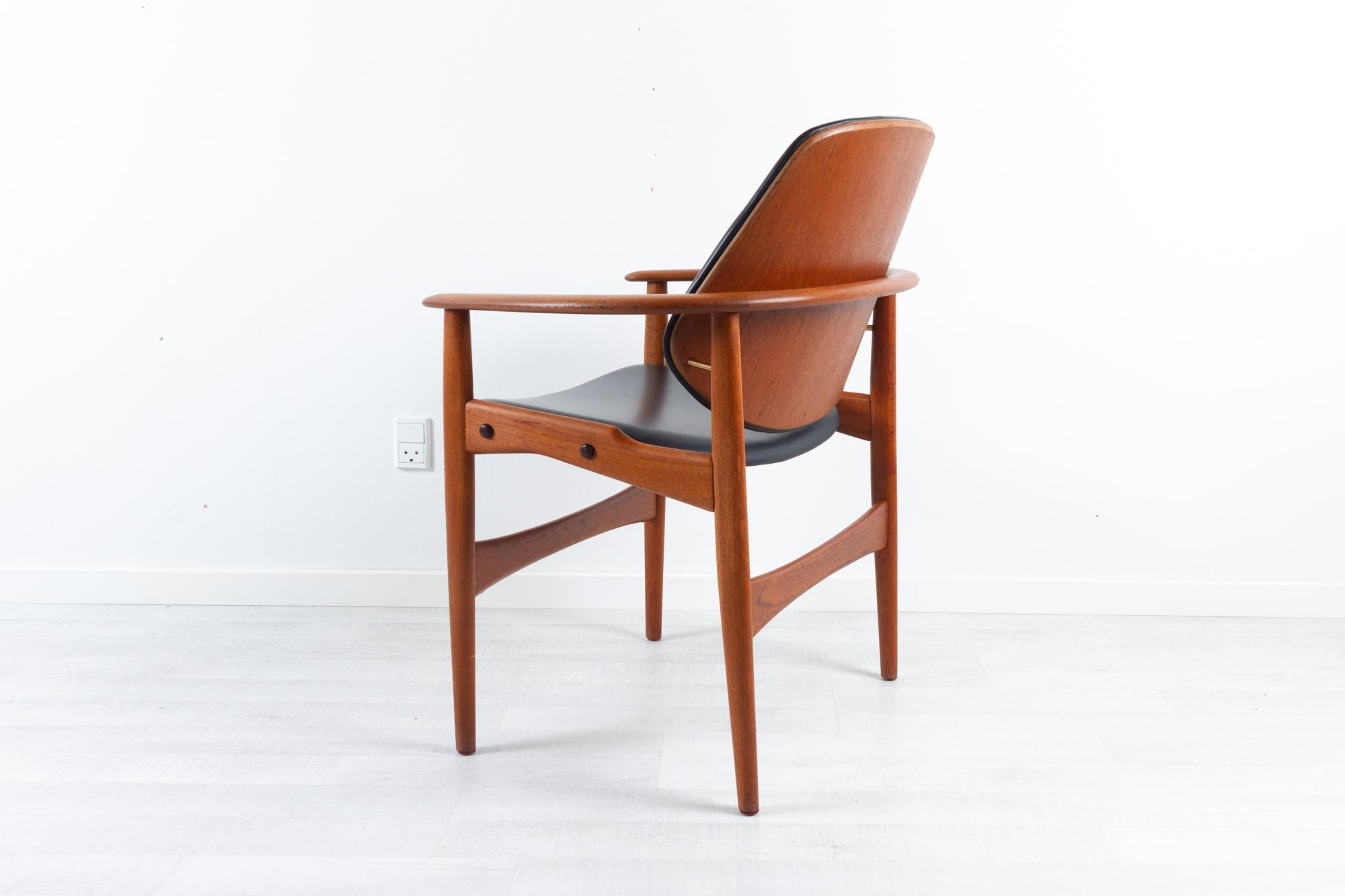 Mid-Century Modern Vintage Danish Teak Armchair by Arne Hovmand-Olsen, 1960s For Sale