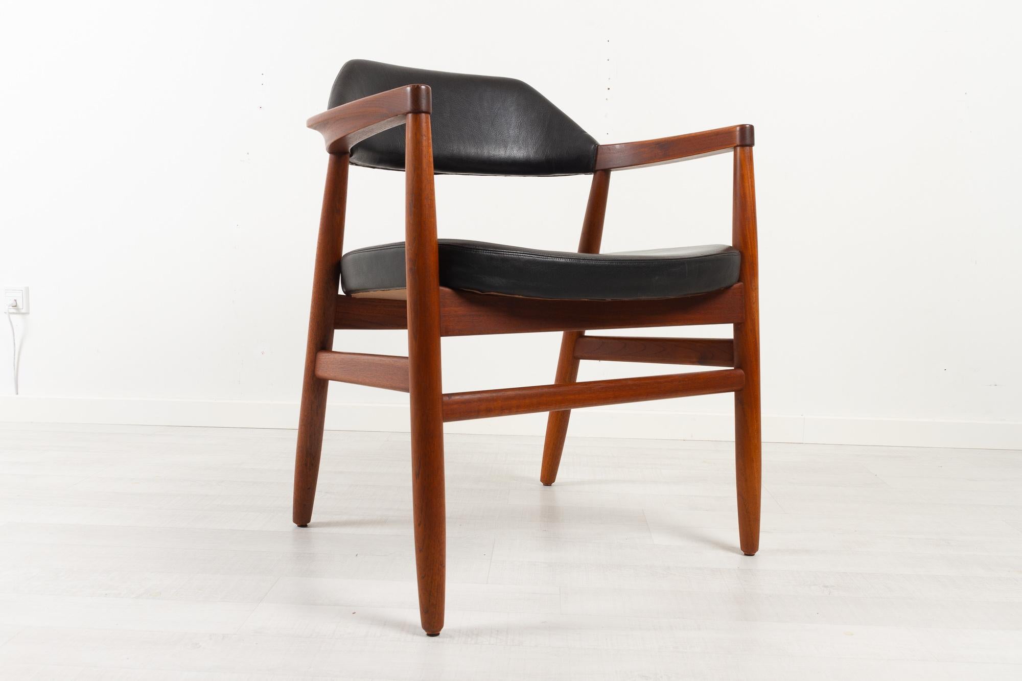Mid-Century Modern Vintage Danish Teak Armchair by Tove & Edvard Kindt-Larsen 1950s For Sale