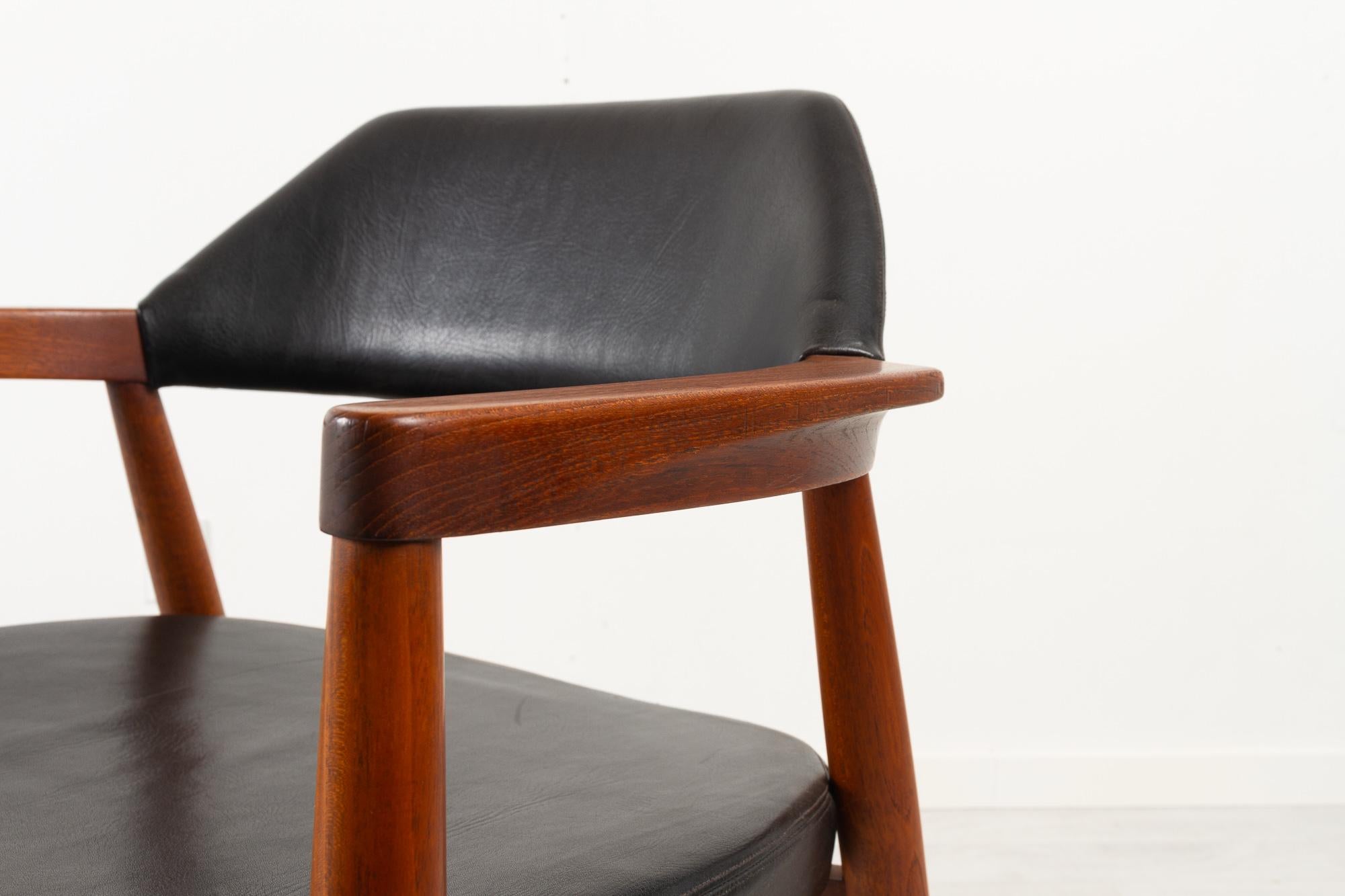 Vintage Danish Teak Armchair by Tove & Edvard Kindt-Larsen 1950s In Good Condition For Sale In Asaa, DK