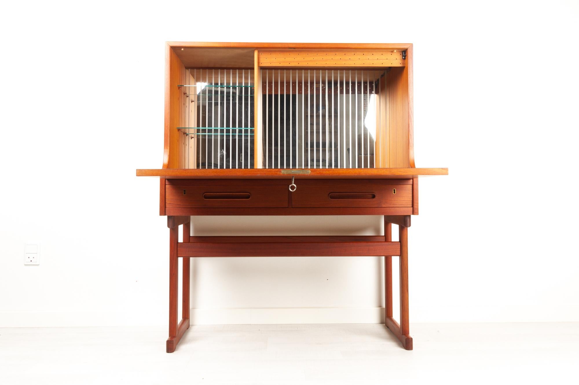 Vintage Danish Teak Bar Cabinet, 1960s 1