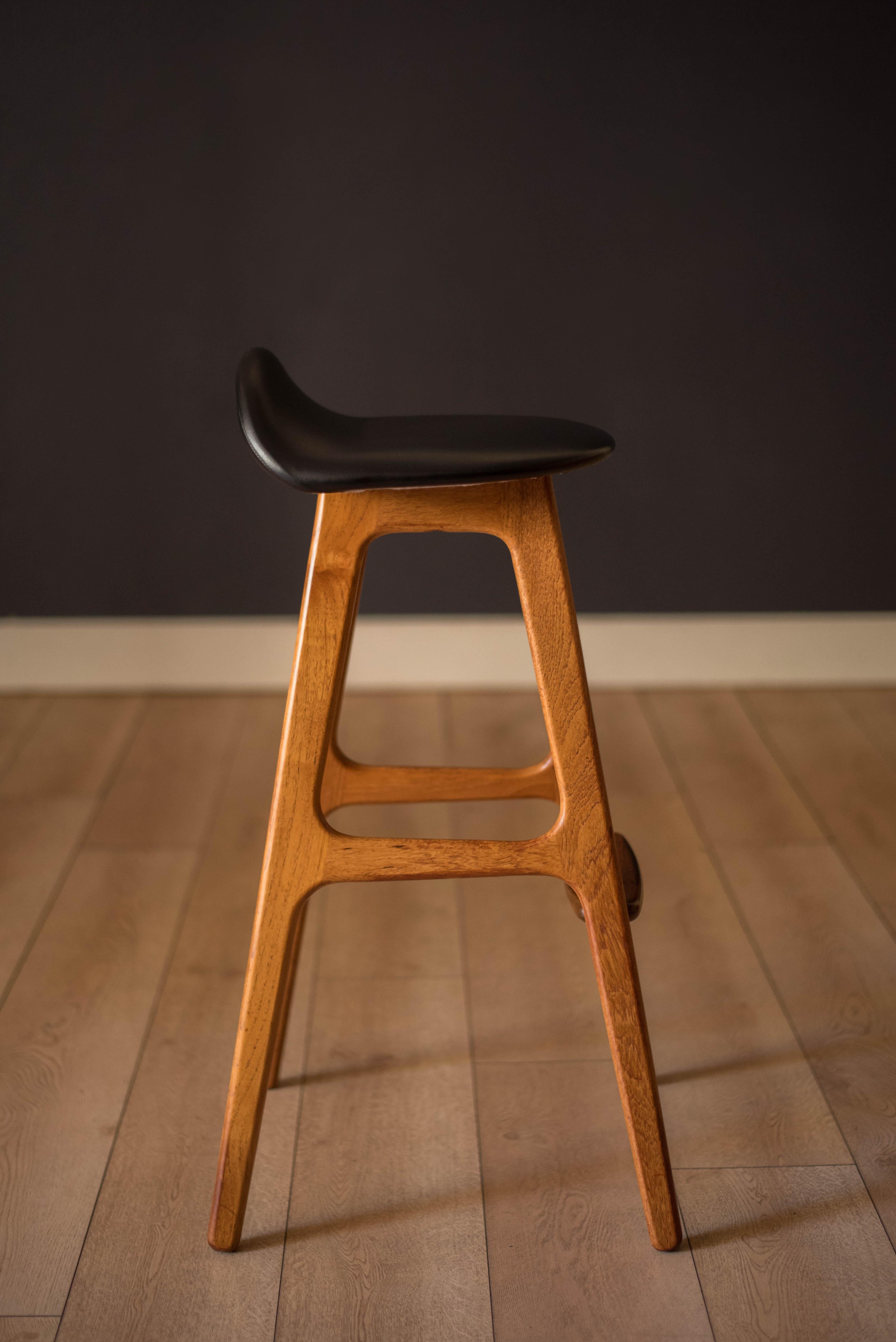 Vintage Danish Teak Bar Stool by Erik Buch for O.D. Mobler In Good Condition For Sale In San Jose, CA