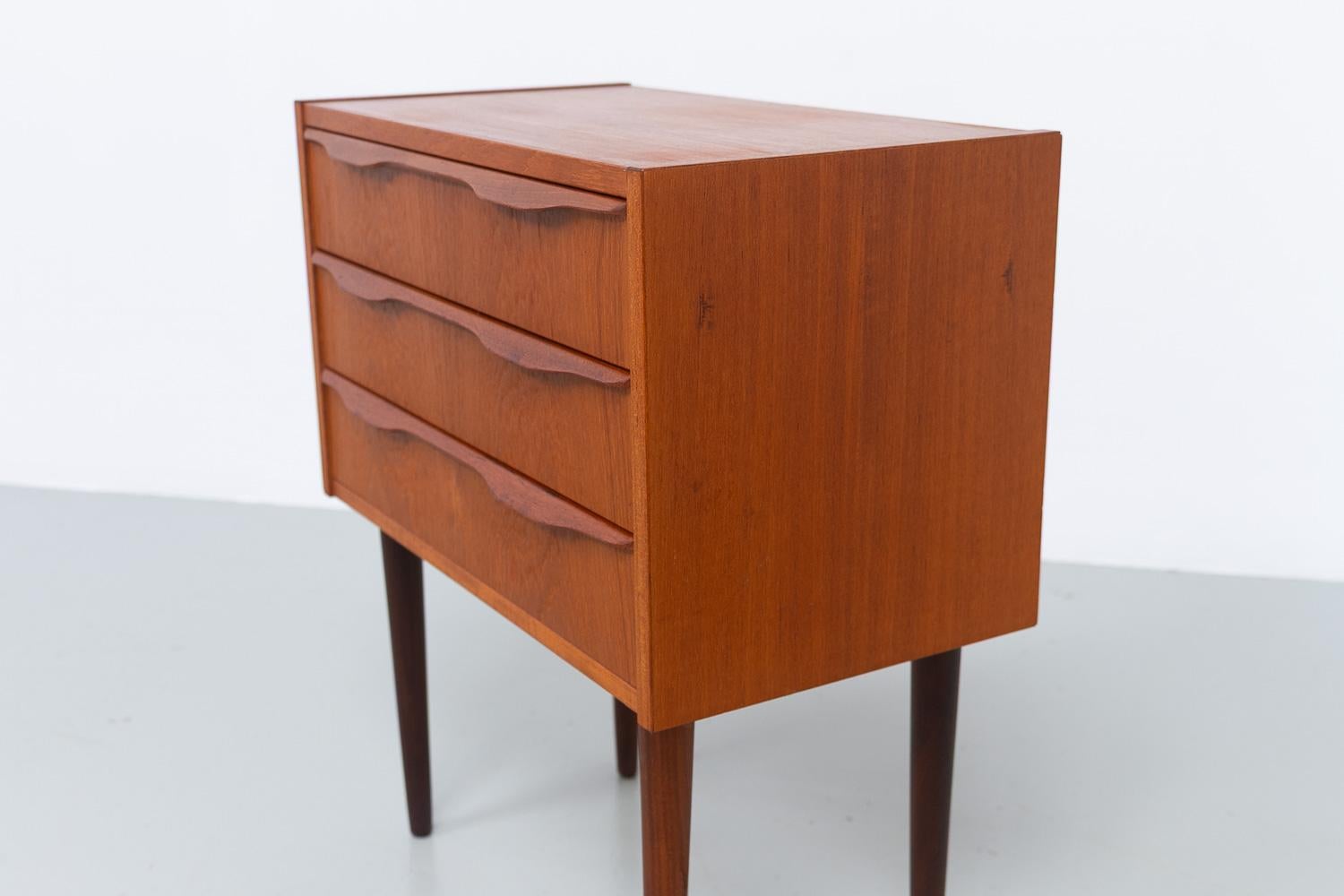 Vintage Danish Teak Bedside Table, 1960s. For Sale 5