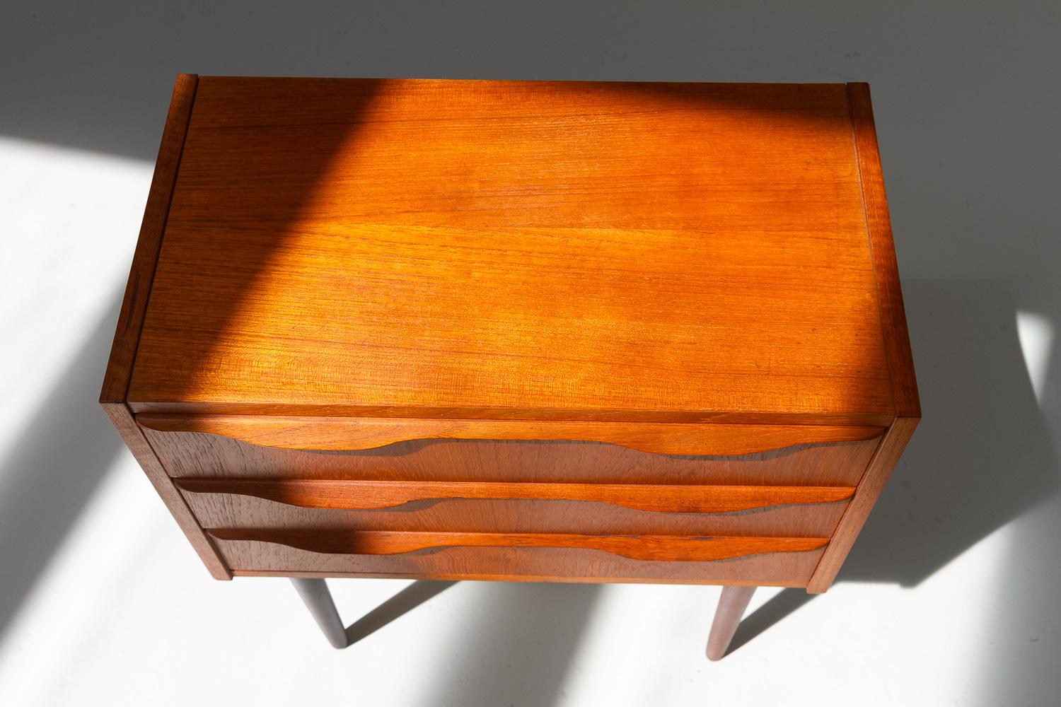 Vintage Danish Teak Bedside Table, 1960s. For Sale 10