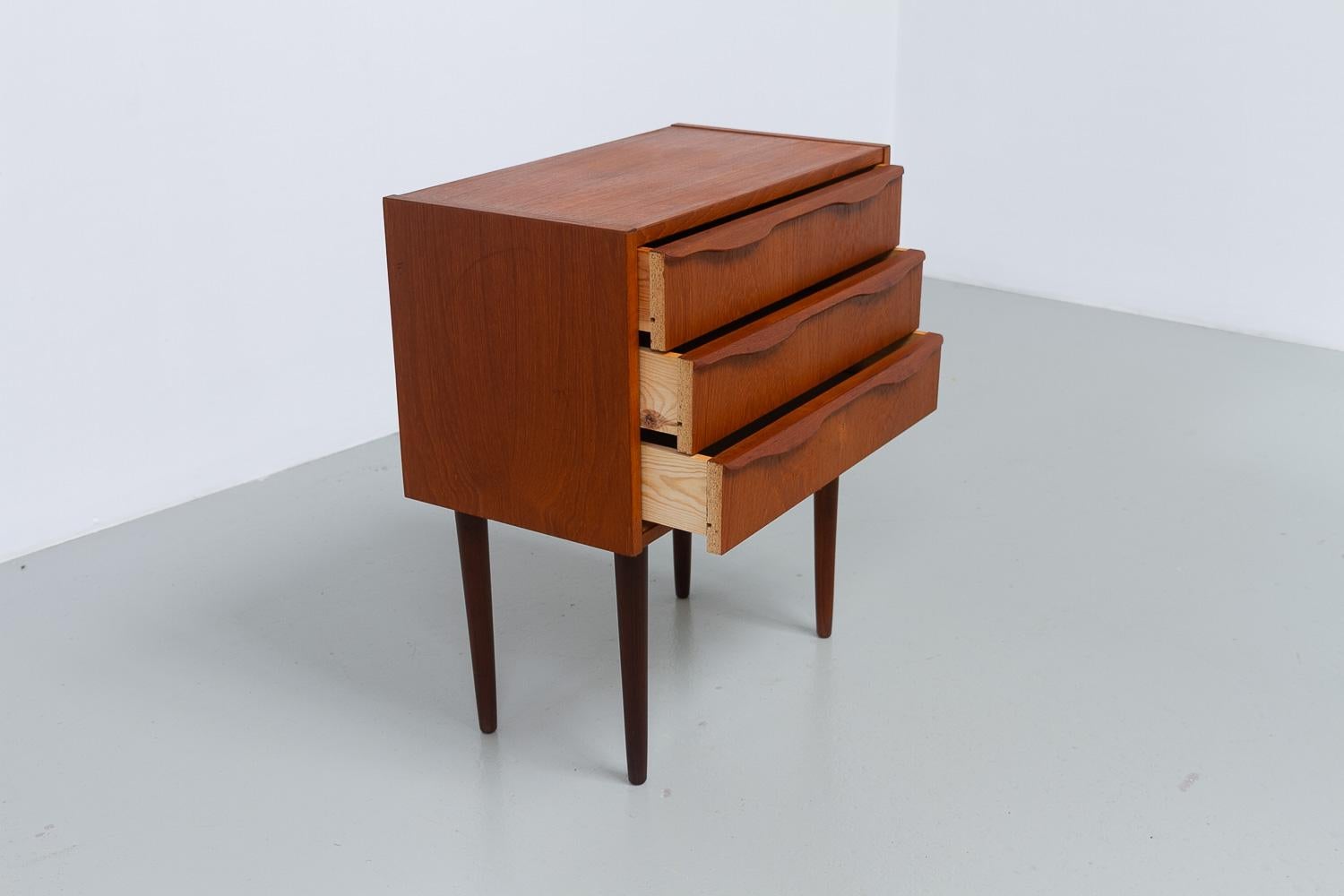 Vintage Danish Teak Bedside Table, 1960s. For Sale 4
