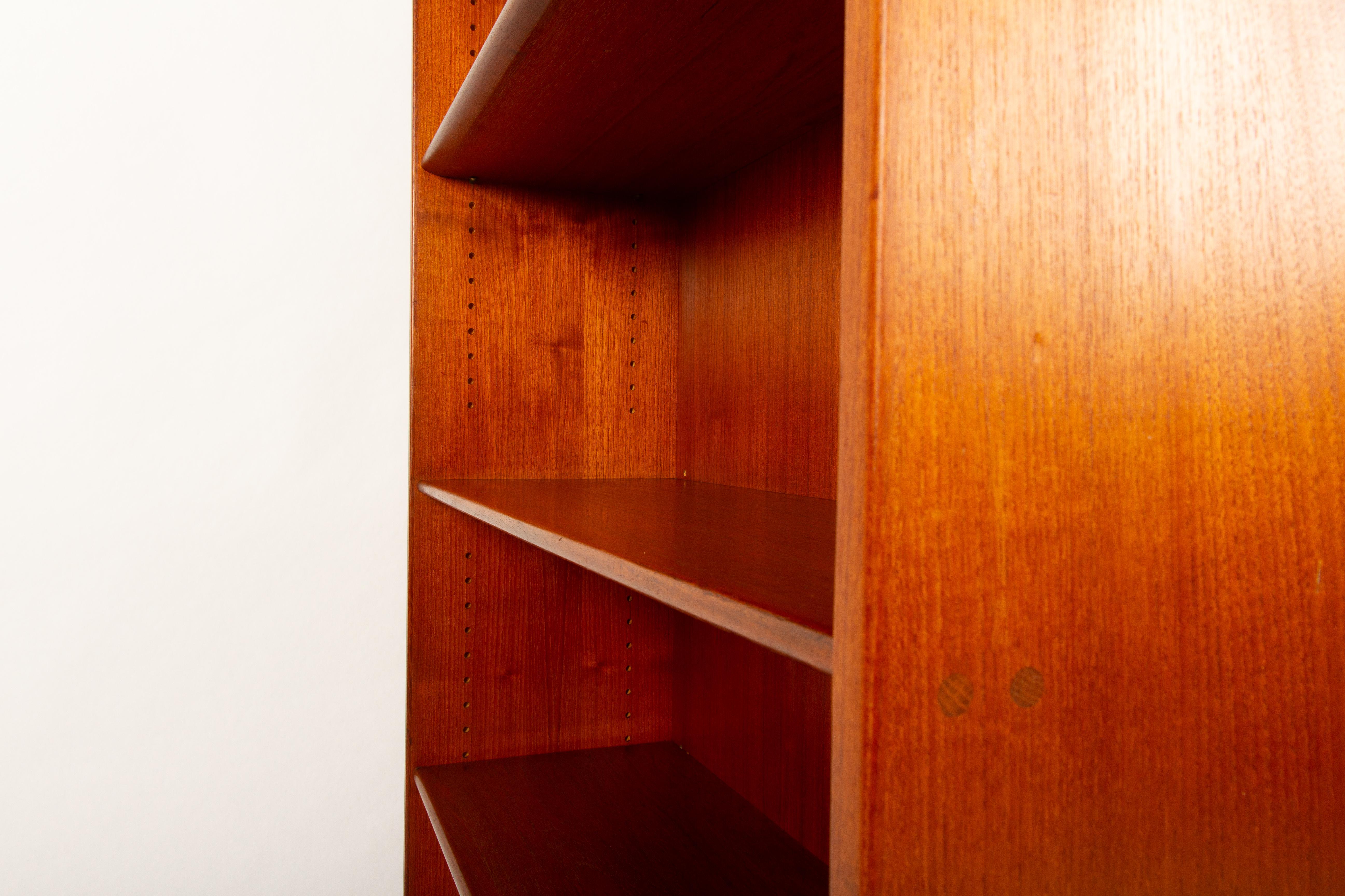 Vintage Danish Teak Bookcase by Hans J. Wegner by Ry Møbler, 1950s In Good Condition In Asaa, DK