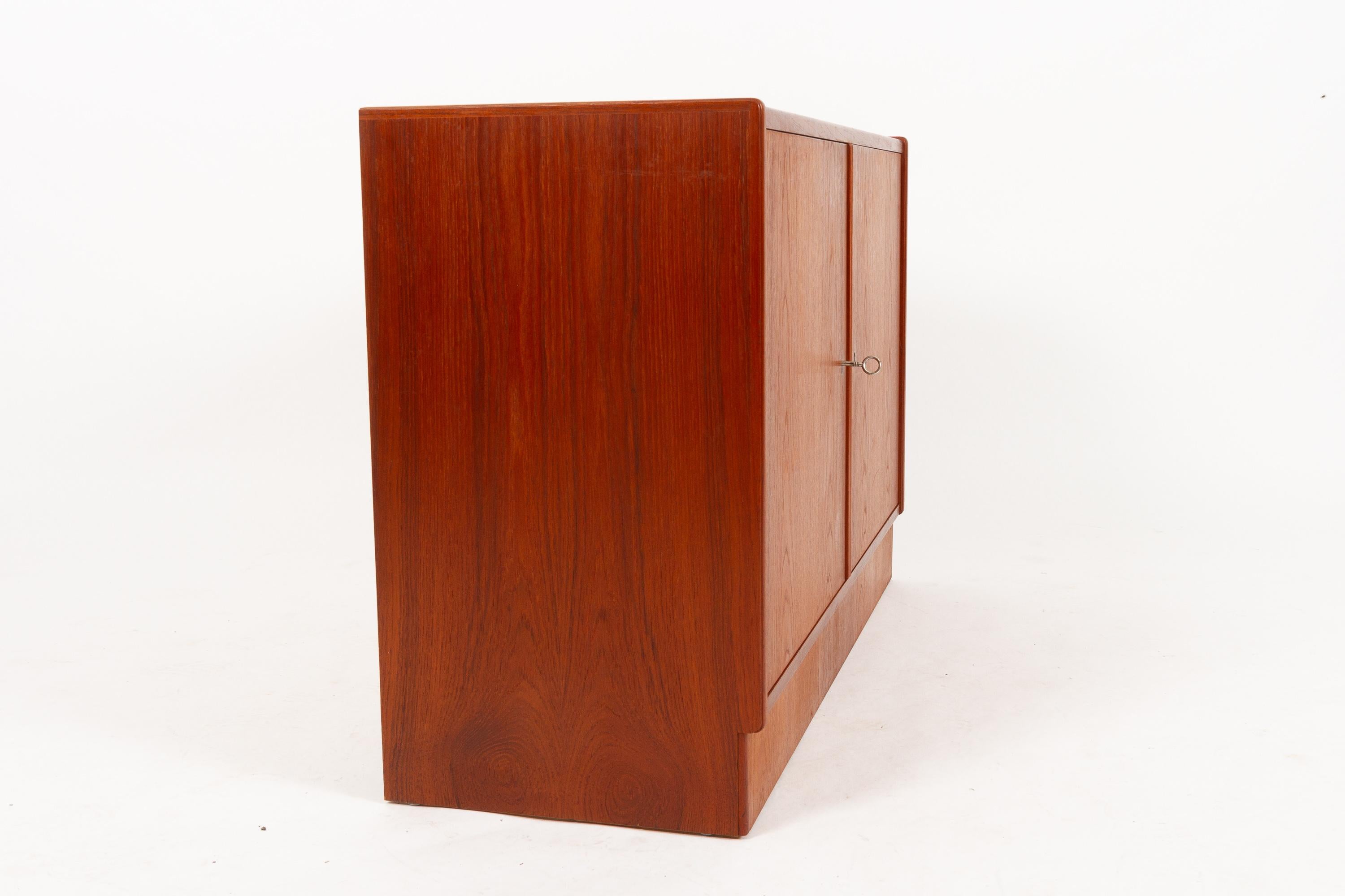 Vintage Danish Teak Cabinet 1960s For Sale 1