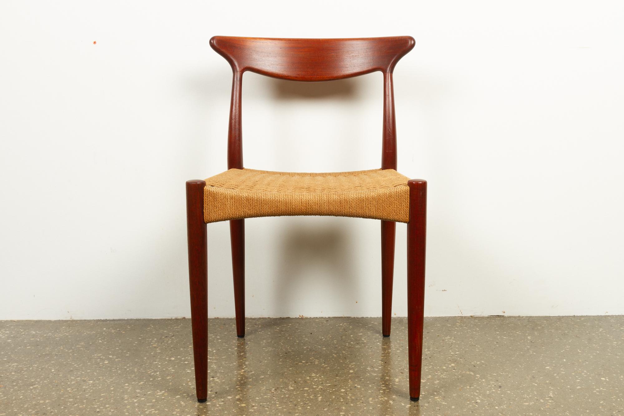 Mid-Century Modern Vintage Danish Teak Chair by Arne Hovmand-Olsen for Mogens Kold, 1950s