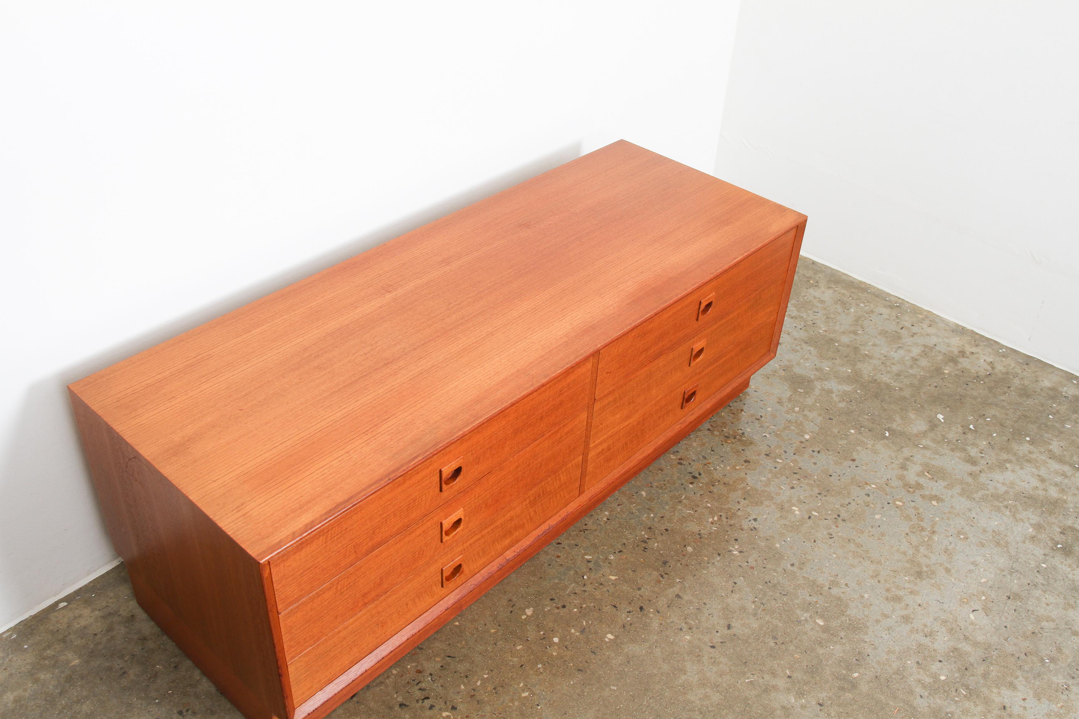 Vintage Danish Teak Chest of Drawers, 1960s In Good Condition In Asaa, DK
