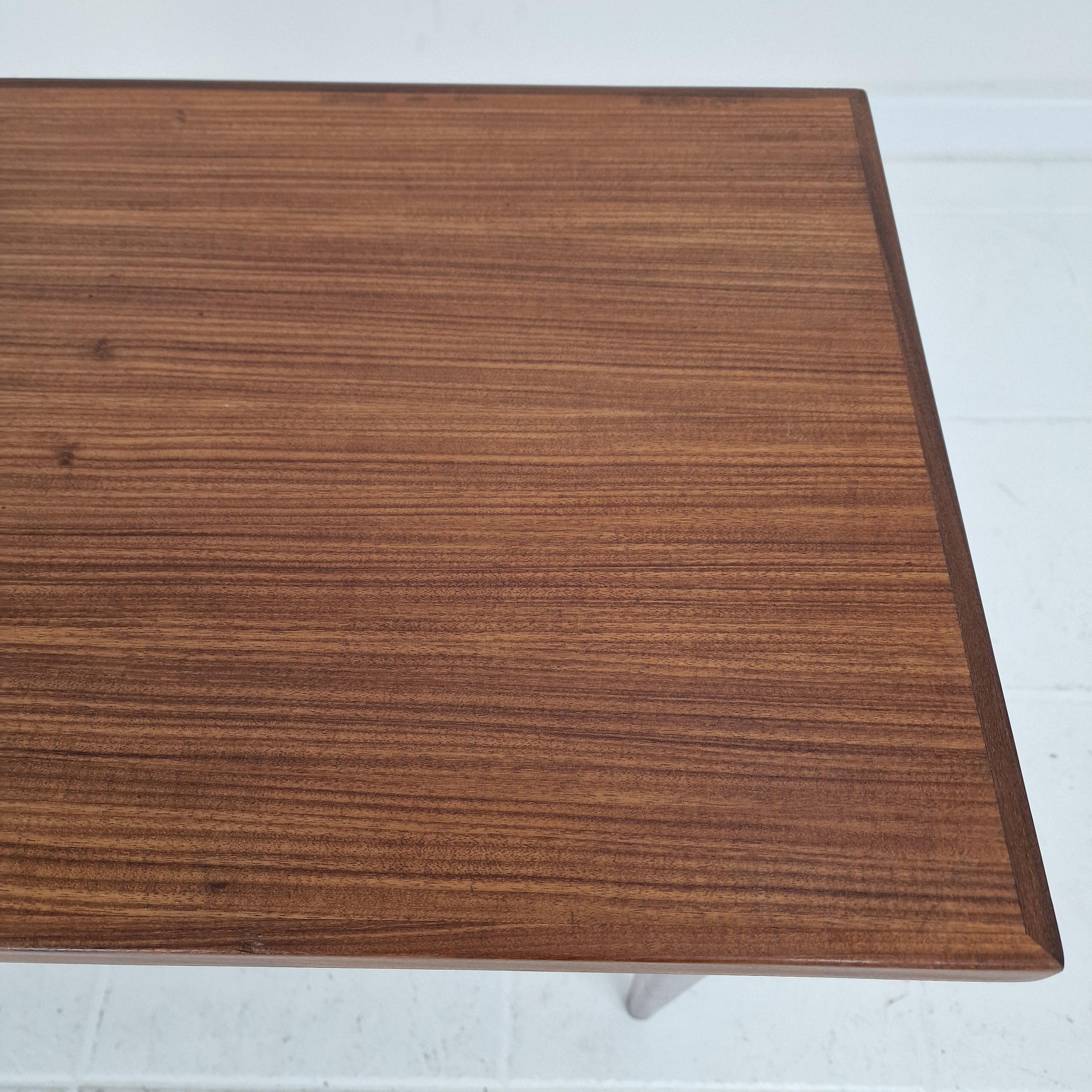 Tavolino danese d'epoca in teak, anni '70 in vendita 2