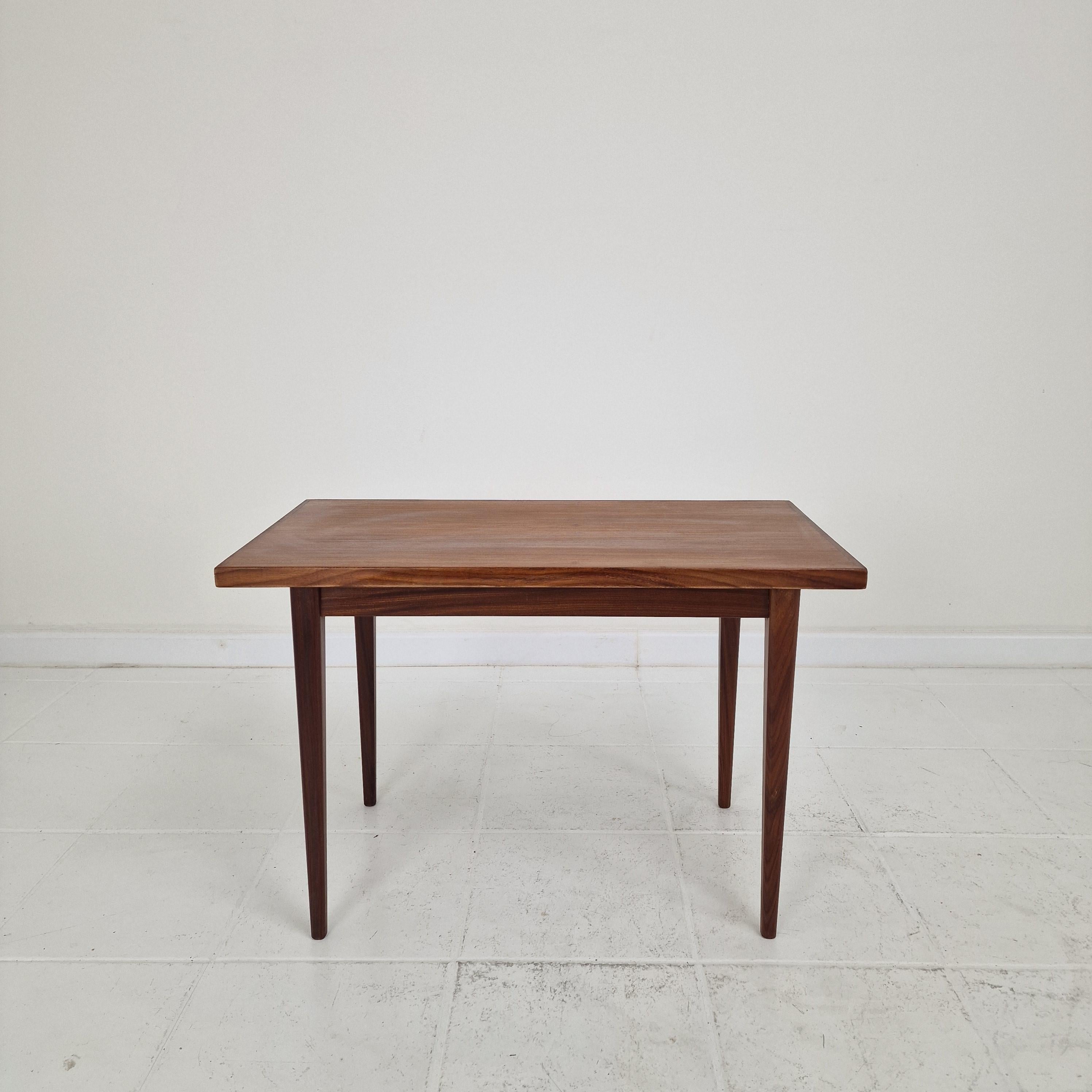 Danese Tavolino danese d'epoca in teak, anni '70 in vendita