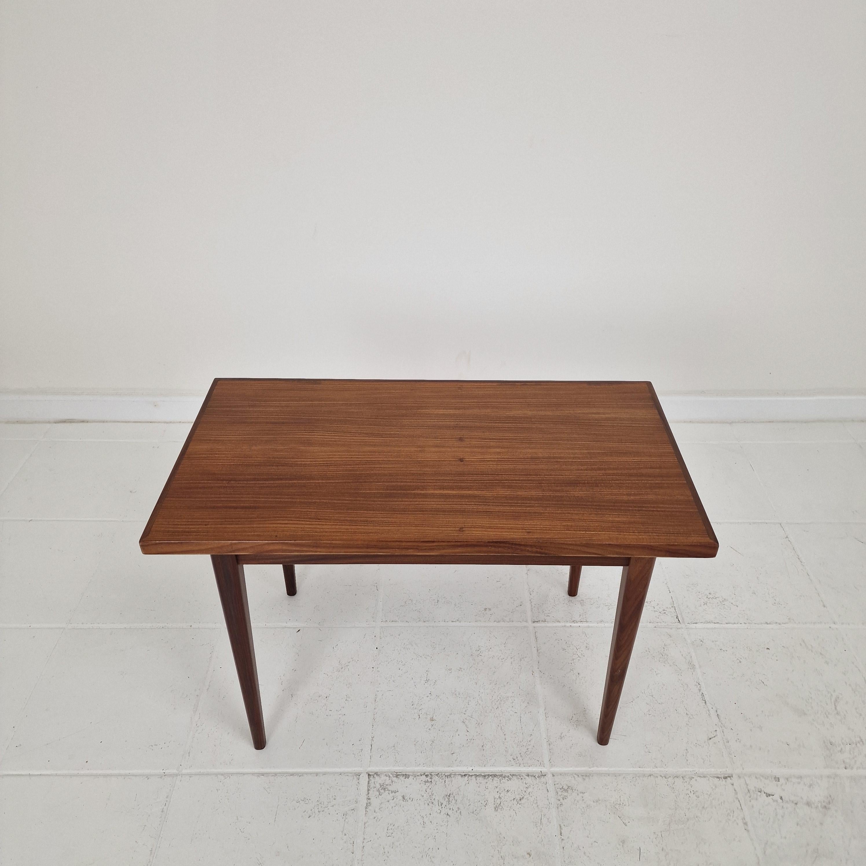 Fine XX secolo Tavolino danese d'epoca in teak, anni '70 in vendita