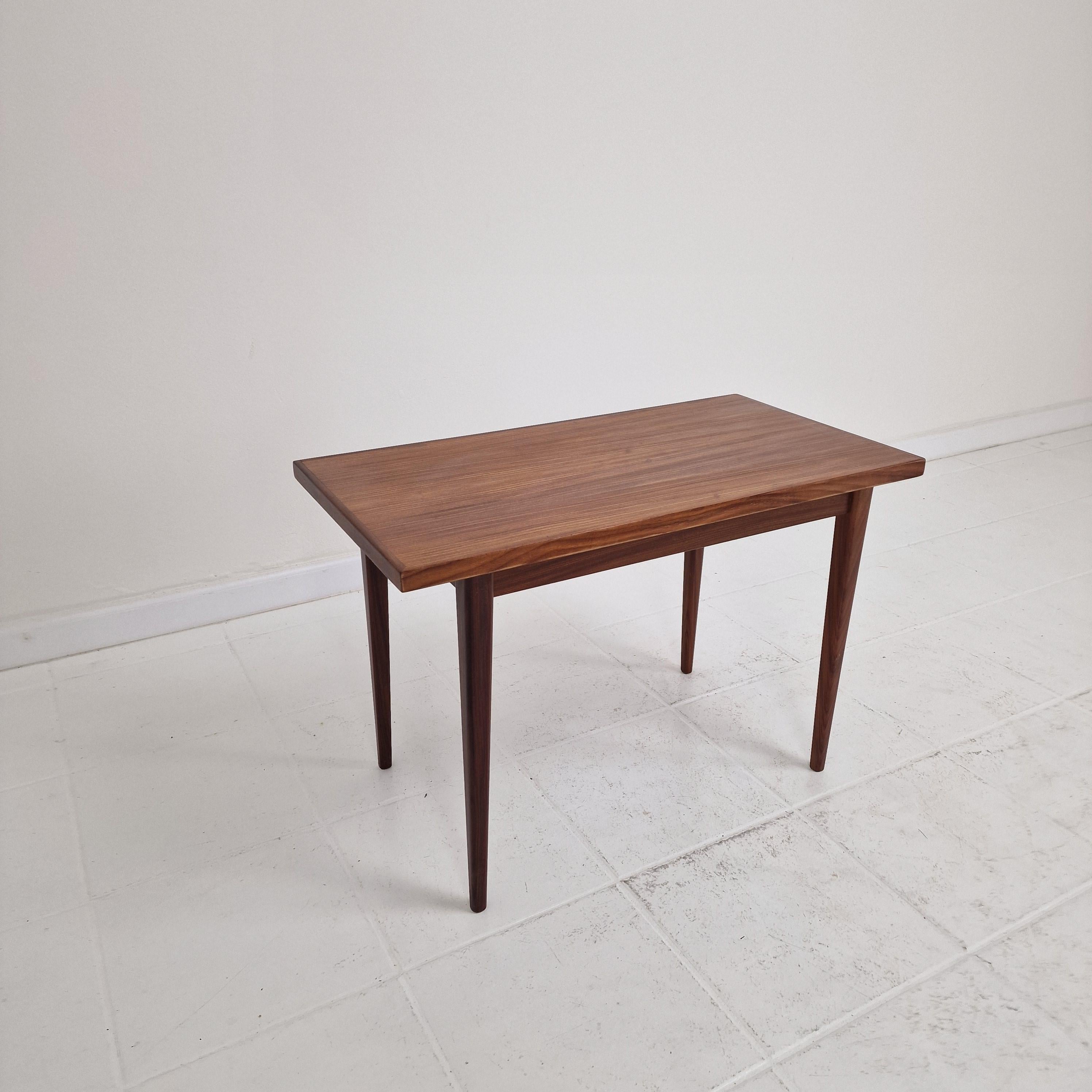 Tavolino danese d'epoca in teak, anni '70 in vendita 1