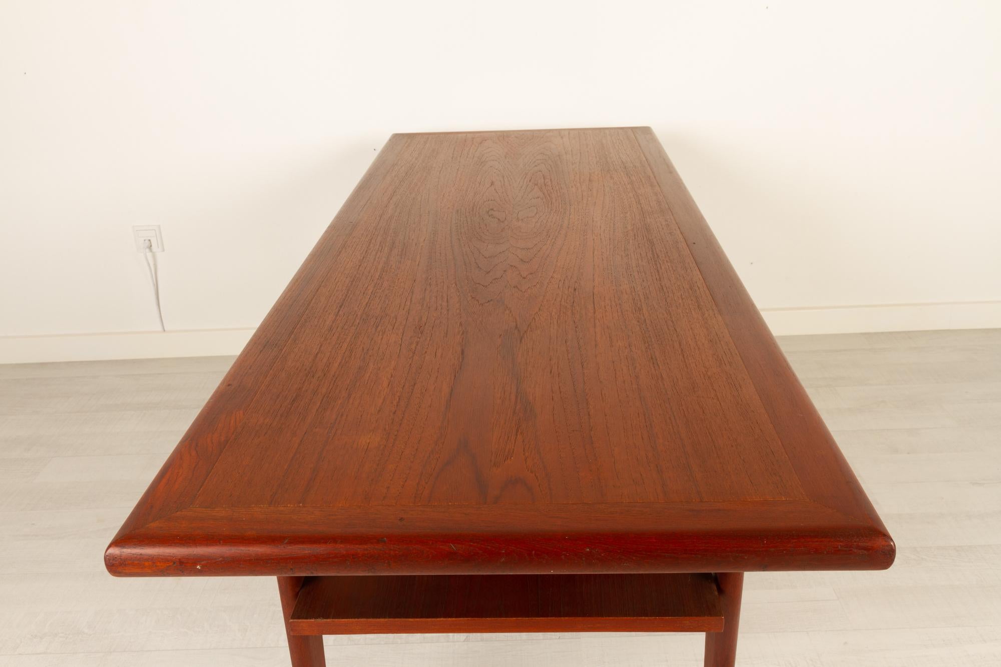 Mid-Century Modern Vintage Danish Teak Coffee Table, 1960s