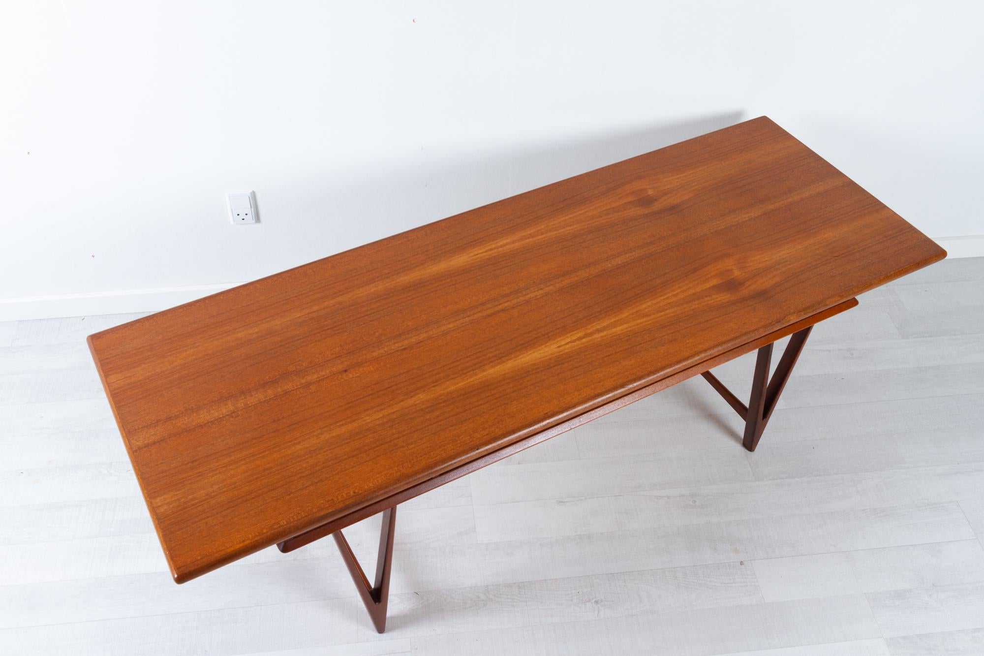Vintage Danish Teak Coffee Table by E.W. Bach 1960s For Sale 2