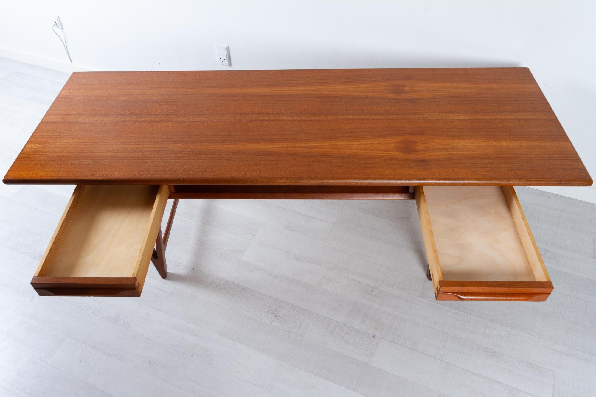 Vintage Danish Teak Coffee Table by E.W. Bach 1960s For Sale 3