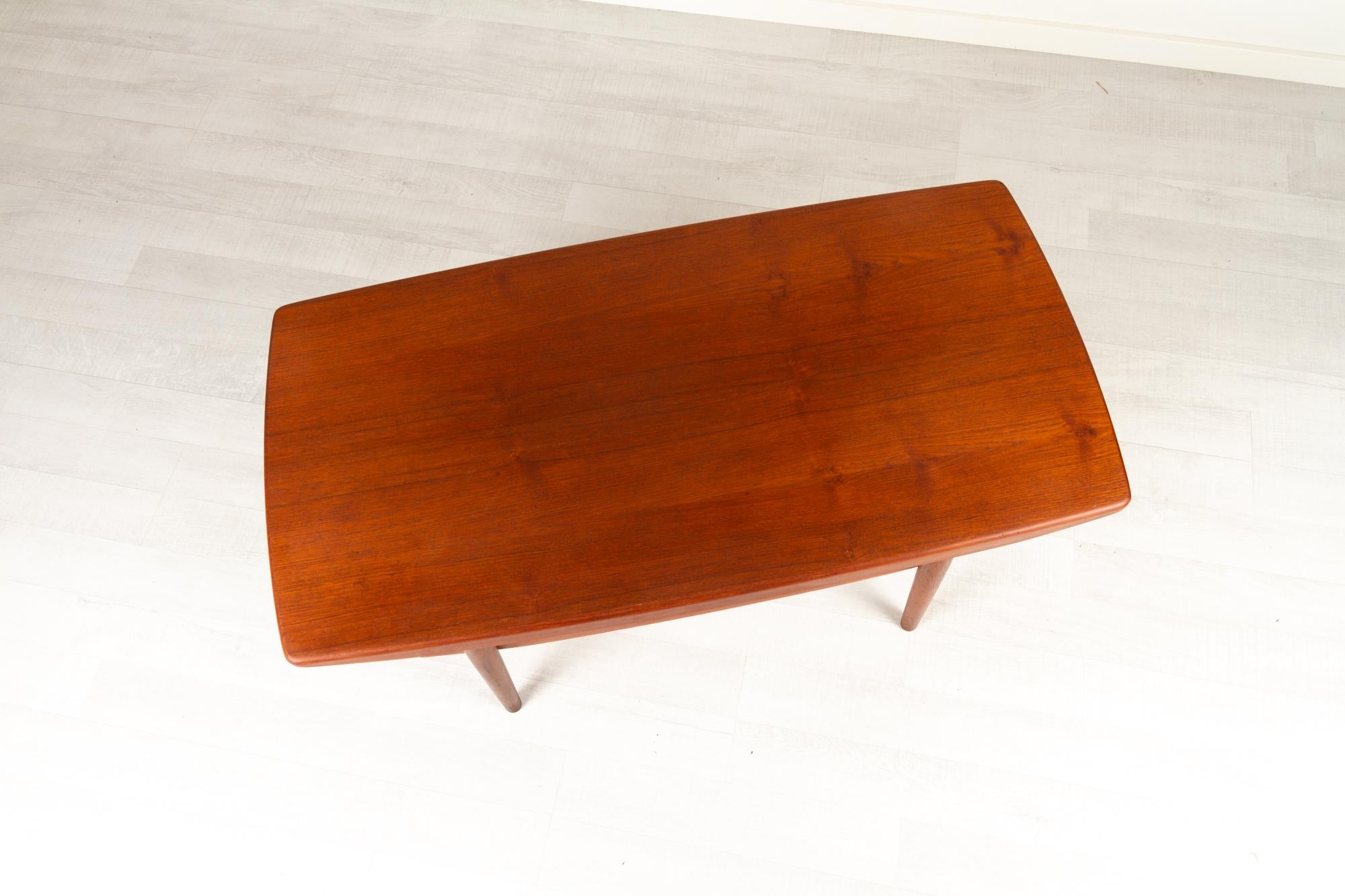 Mid-20th Century Vintage Danish Teak Coffee Table with Shelf, 1960s For Sale