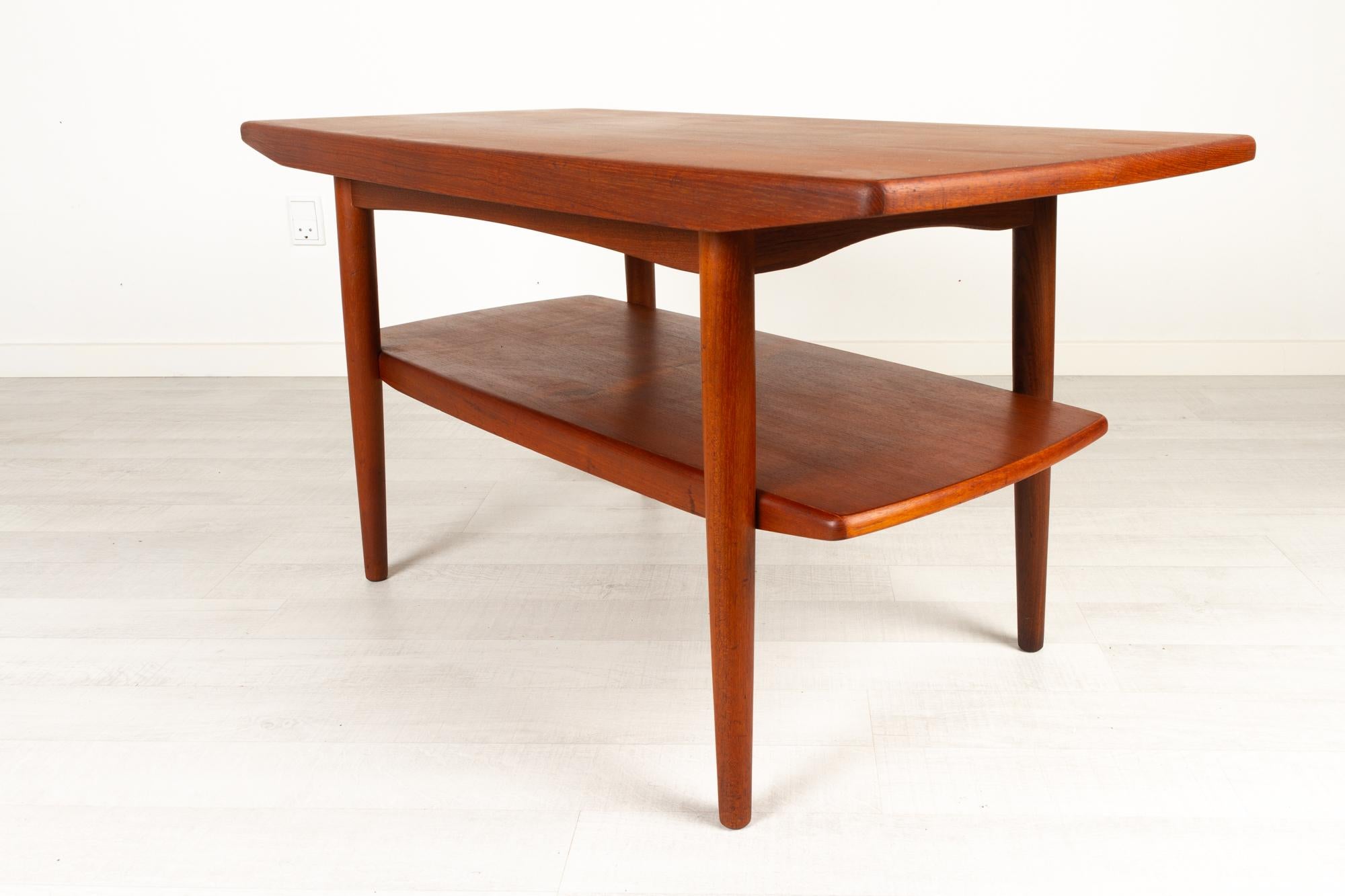 Vintage Danish Teak Coffee Table with Shelf, 1960s For Sale 1
