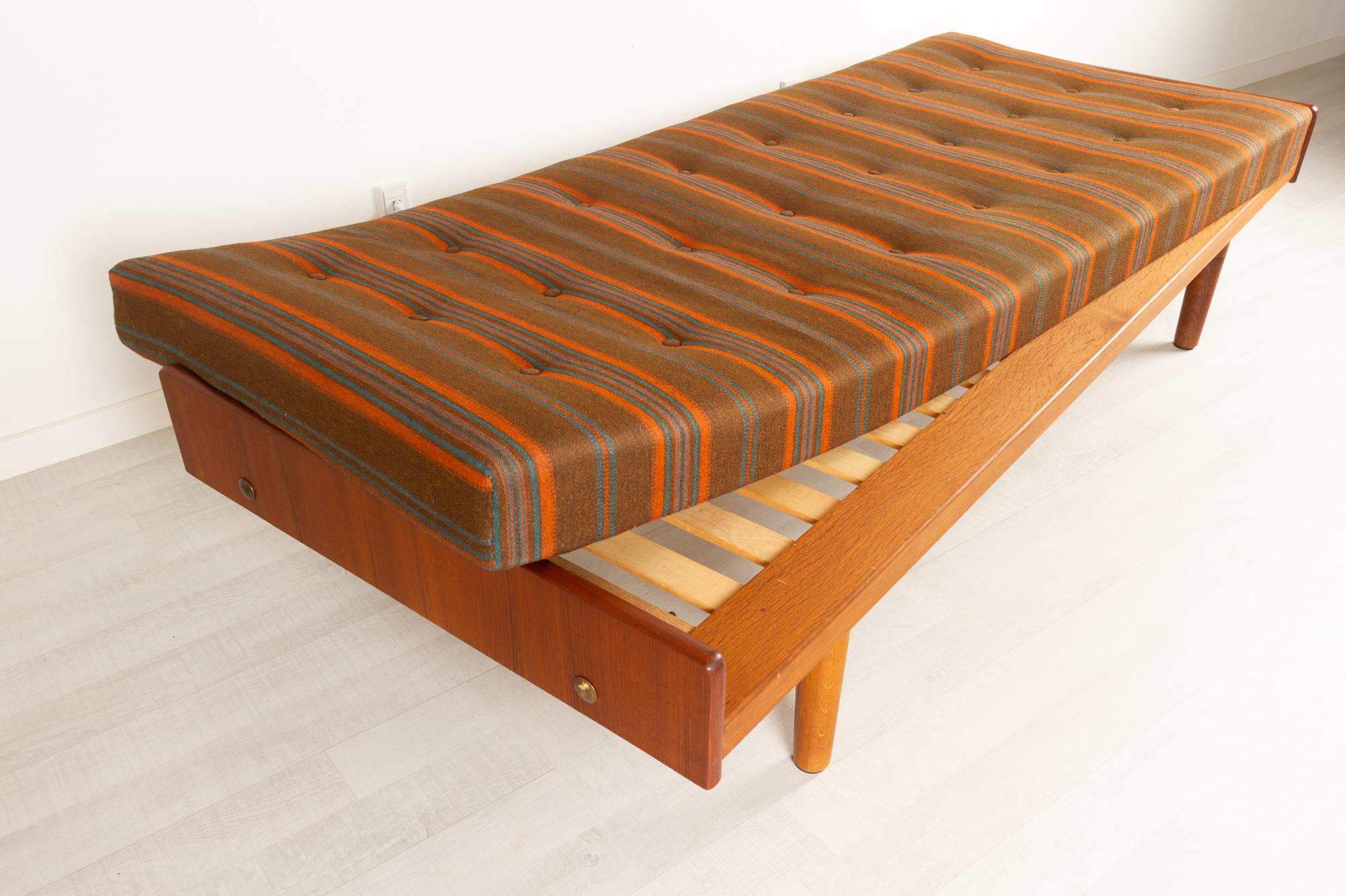 Vintage Danish Teak Daybed by Ejvind A. Johansson for FDB Møbler, 1960s 5