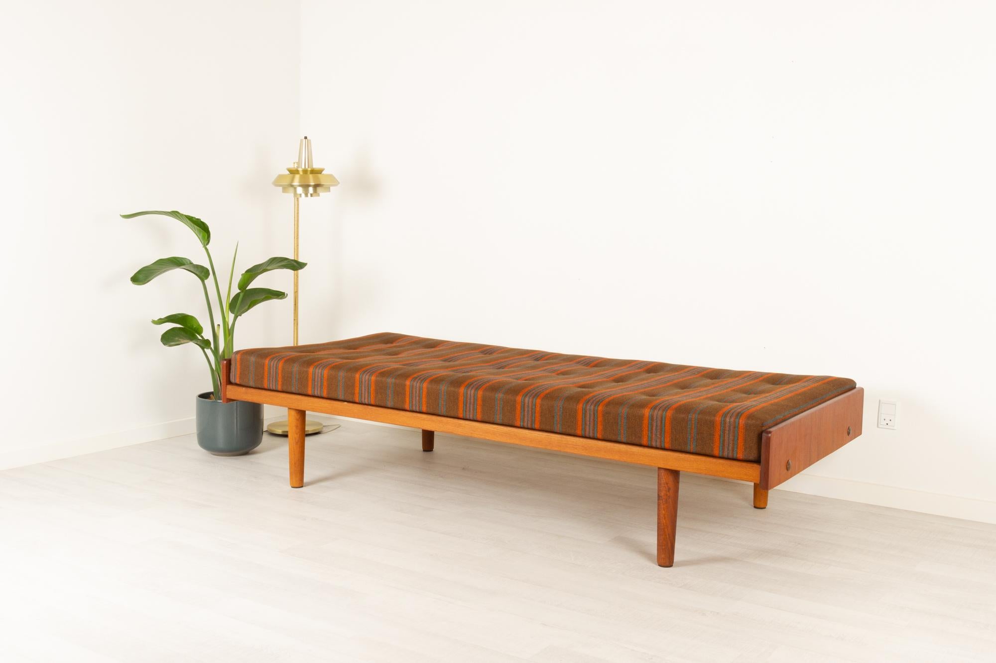 Vintage Danish Teak Daybed by Ejvind A. Johansson for FDB Møbler, 1960s 12