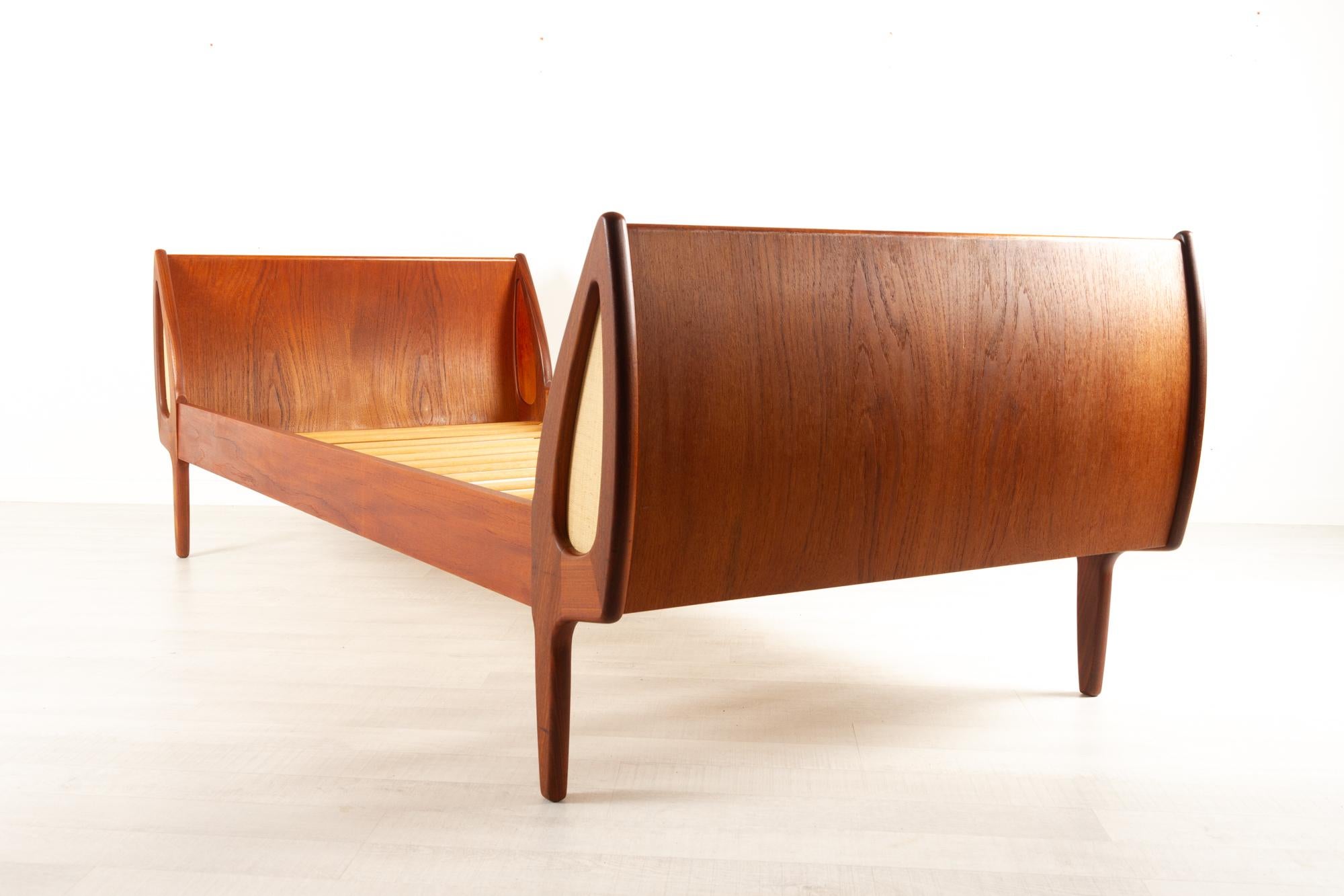 Vintage Danish Teak Daybed by Sigfred Omann for Ølholm Møbelfabrik, 1960s 3